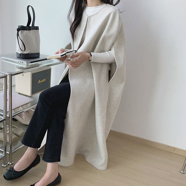 ライトベージュ