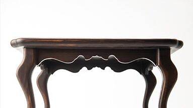 【角のないデザイン】伝統的な組み立て技法で角がなく作られているため、小さなお子様にも安全です。