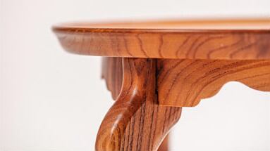 【角のないデザイン】伝統的な組み立て技法で角がなく作られているため、小さなお子様にも安全です。