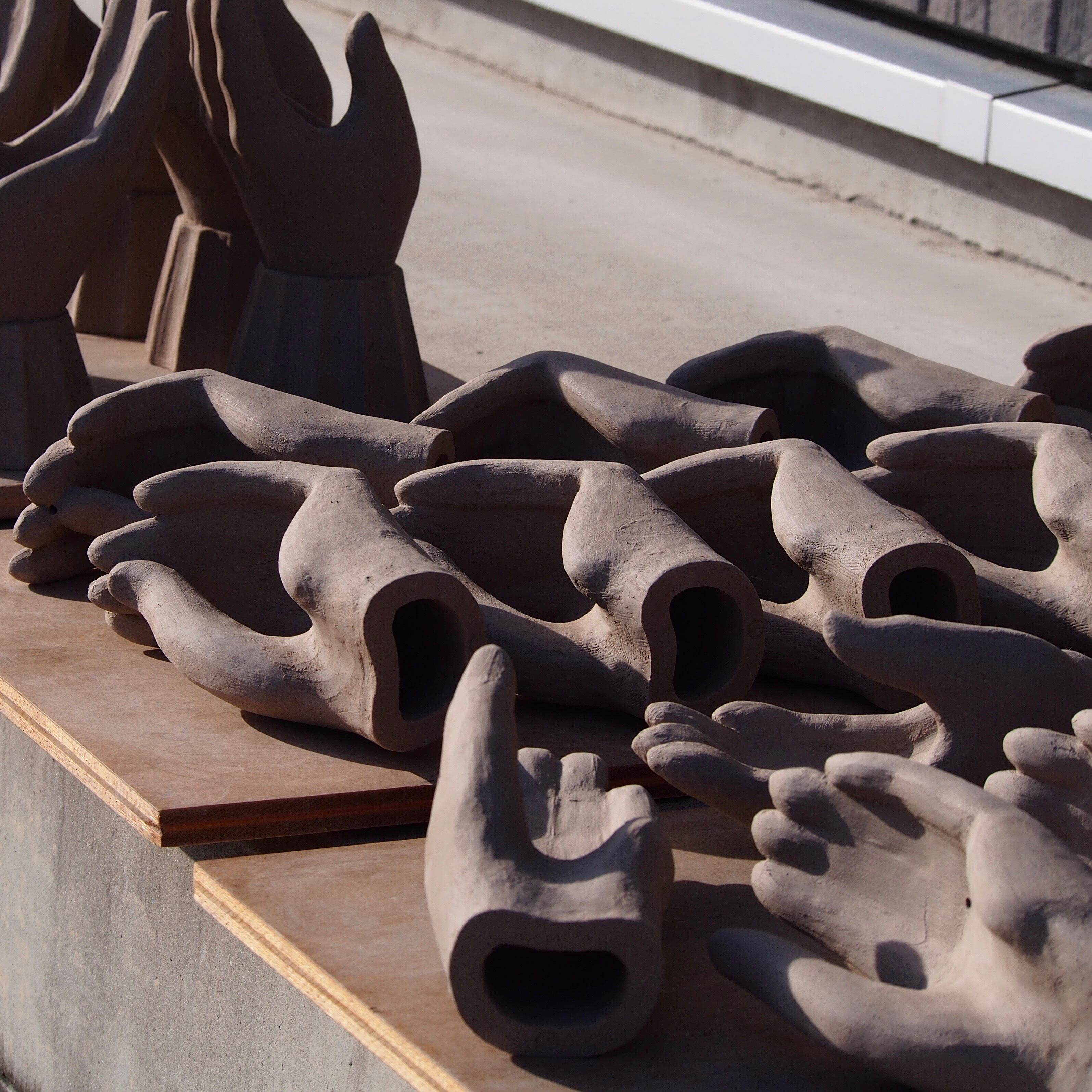 天日干しをして、内部までしっかり乾燥させます