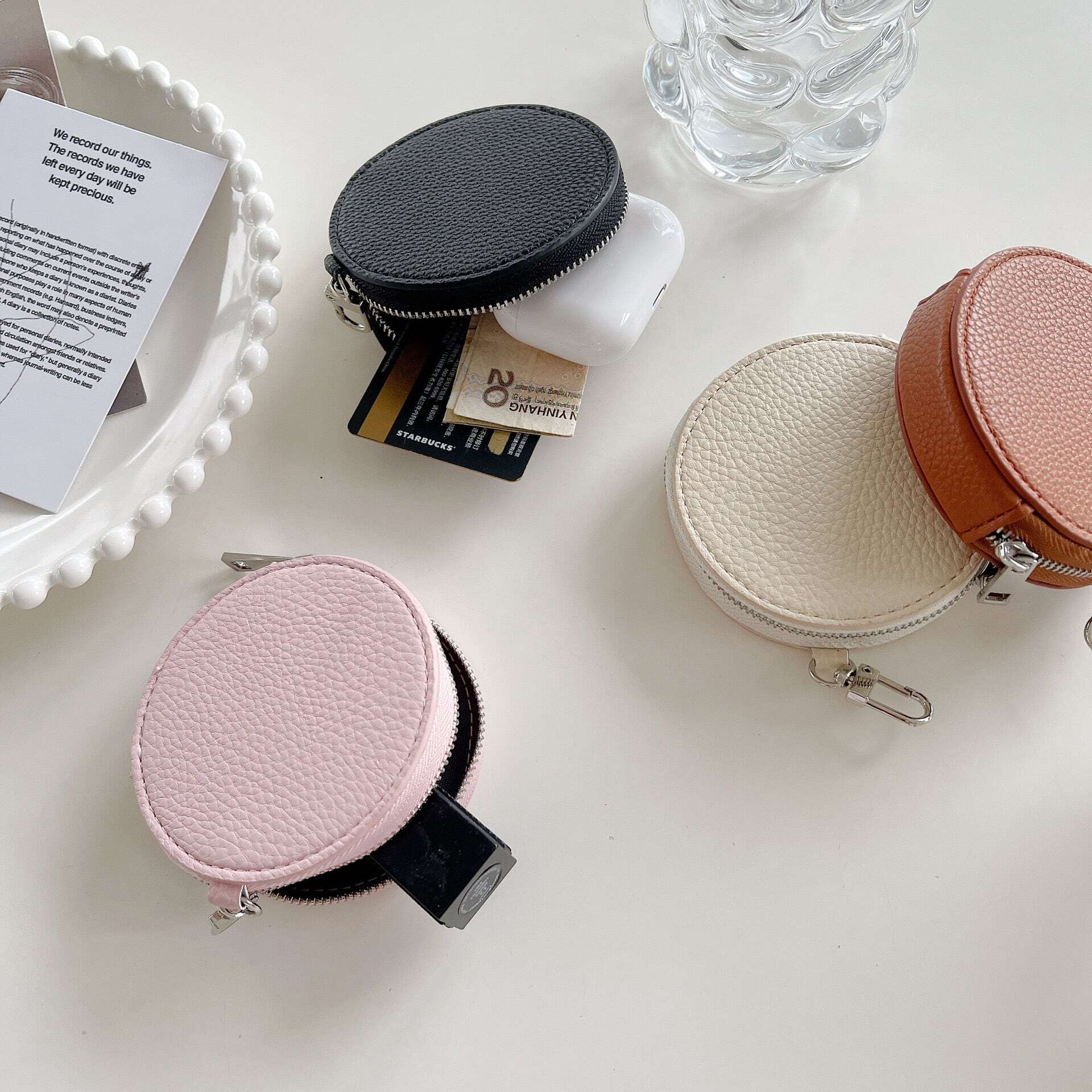 同色系小物入れ