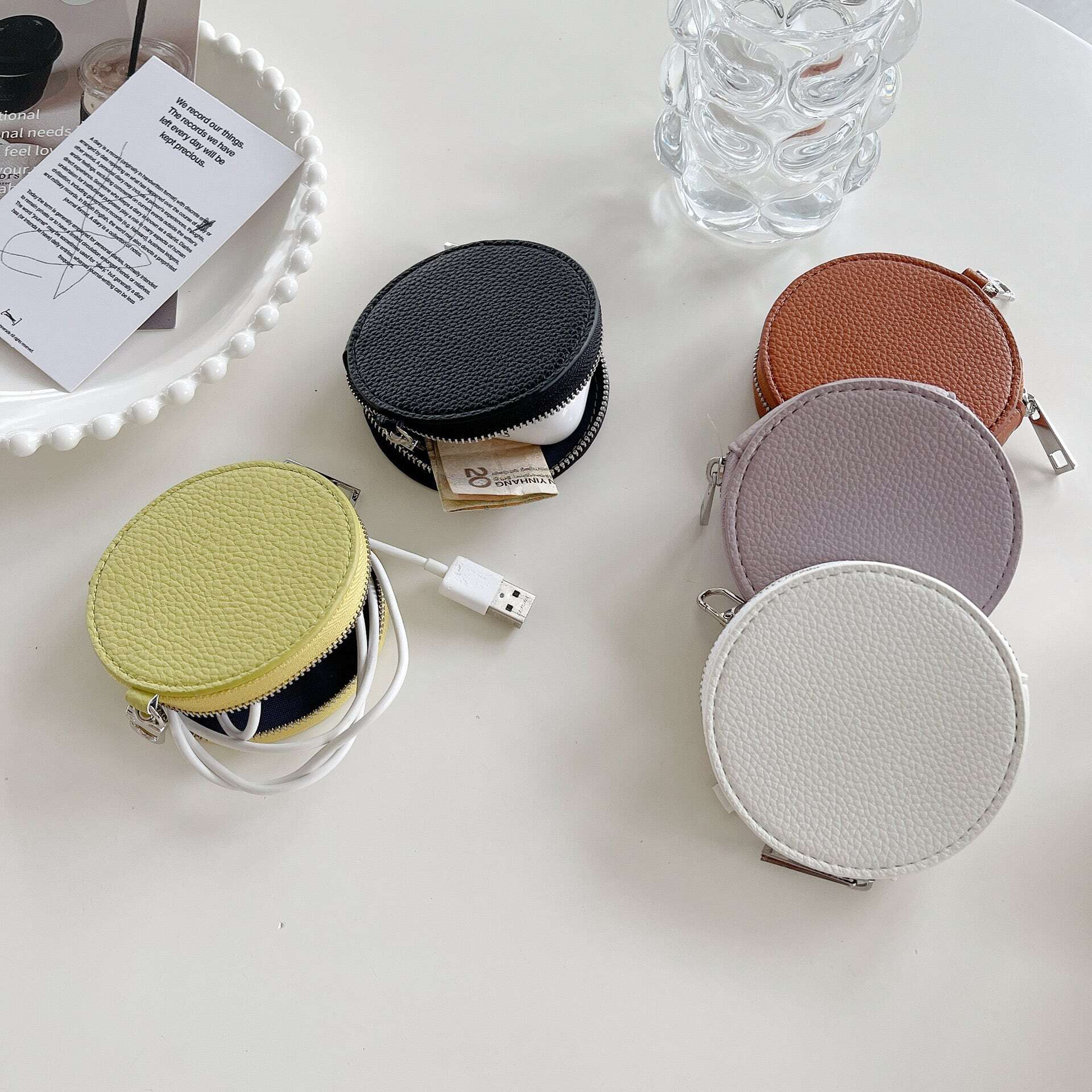 同色系小物入れ