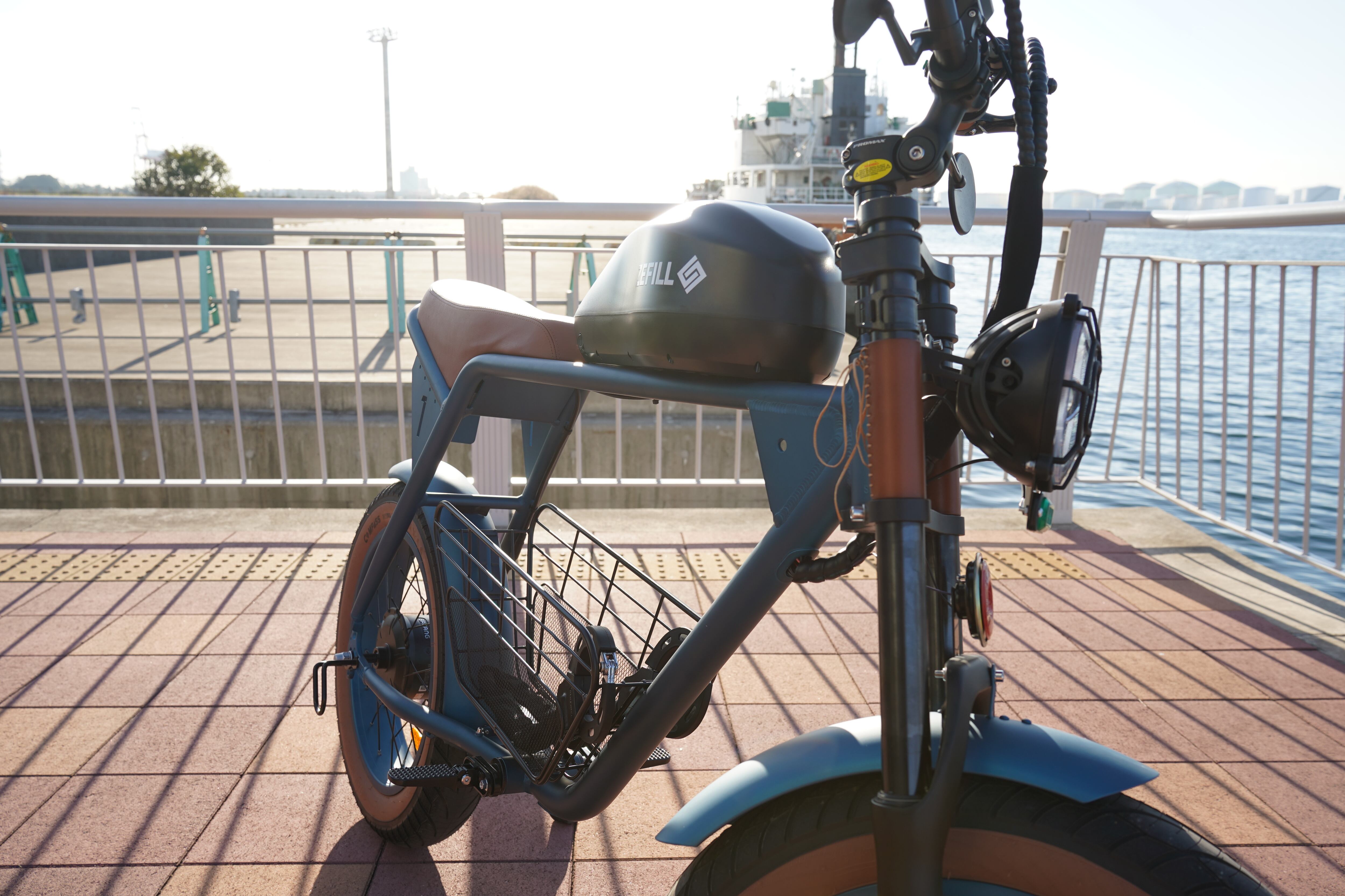 写真は真ットブルーメタリックとなります。