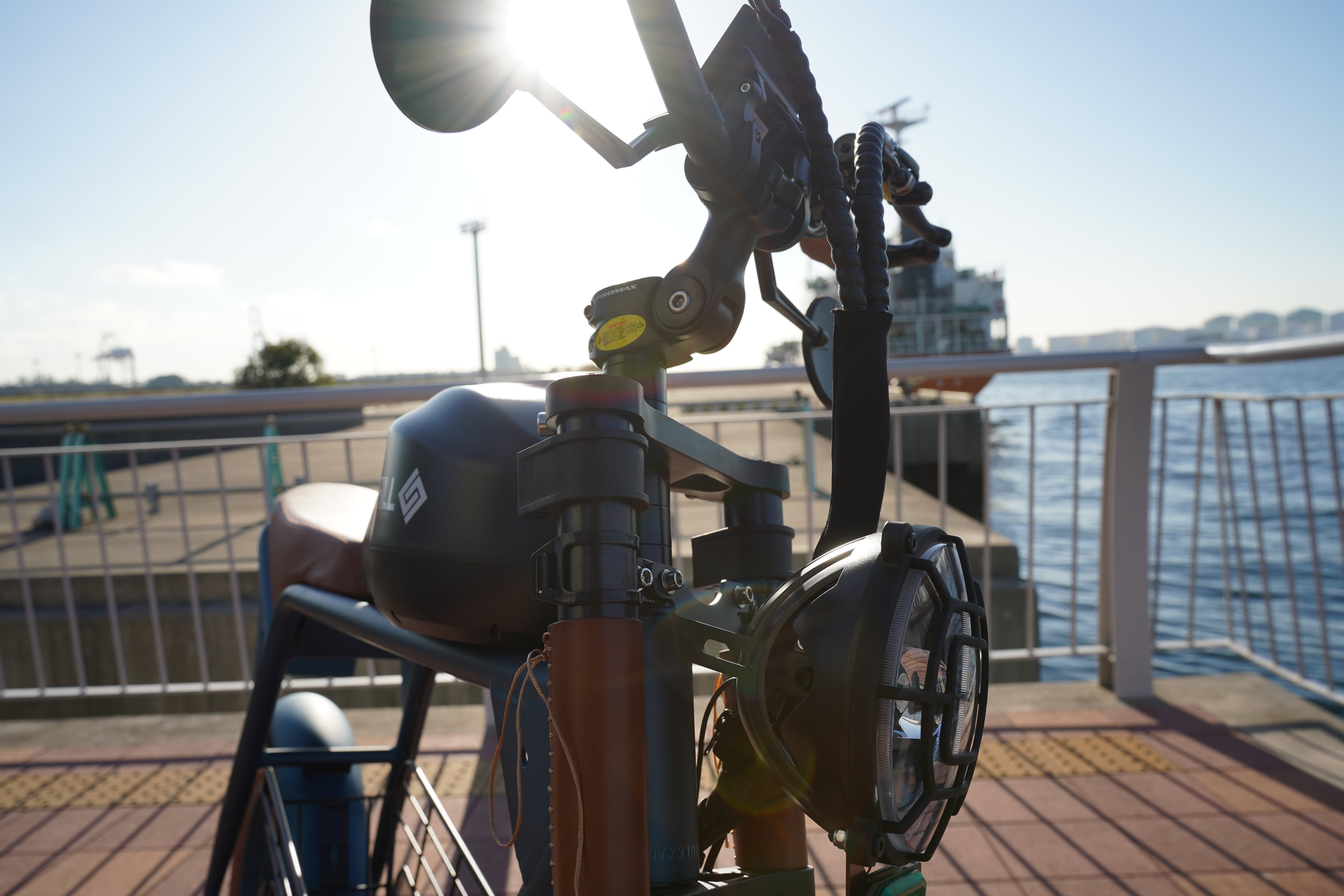 写真は真ットブルーメタリックとなります。