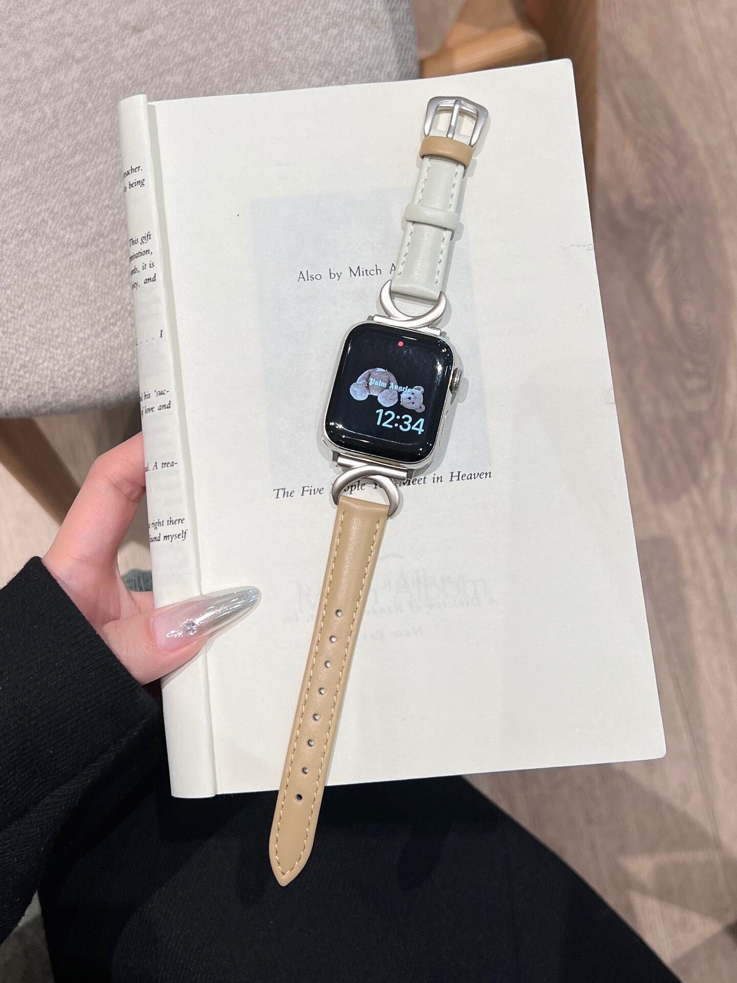 #1：ホワイト×ベージュ