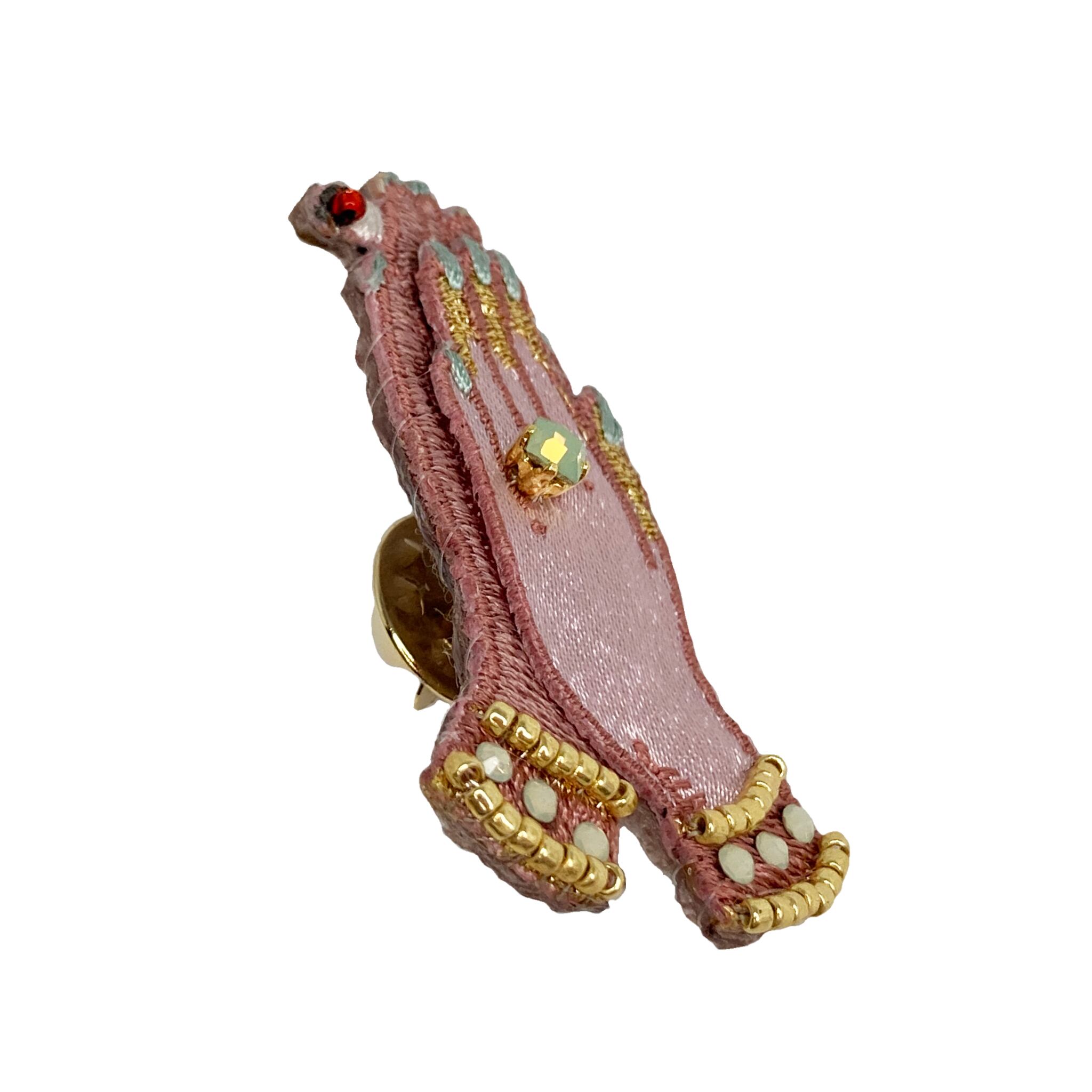 右手と左手が重なる立体感もポイント