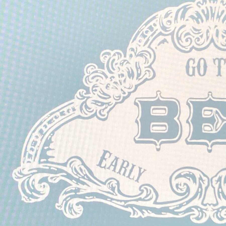 ベッドのヘッドボードがモチーフ