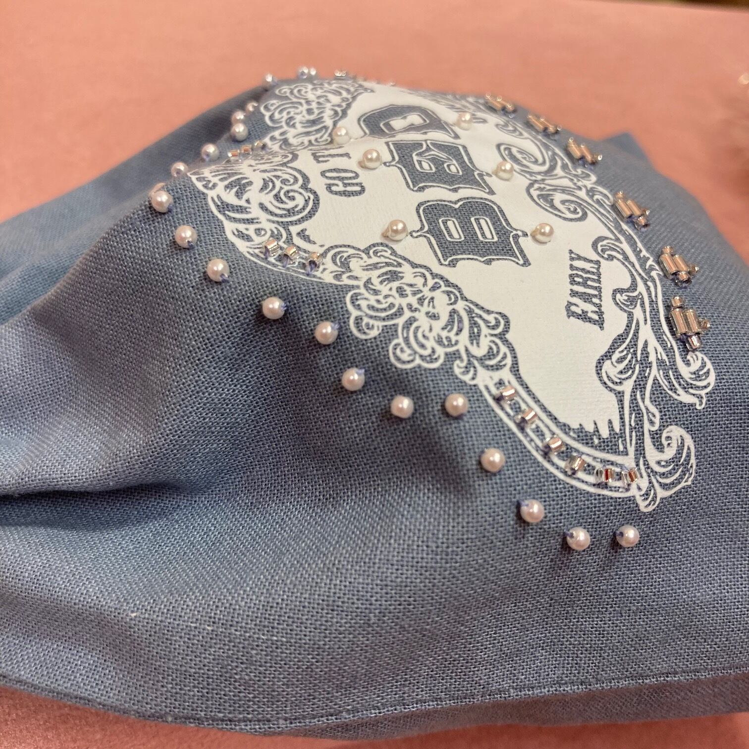 横から見ると立体的です