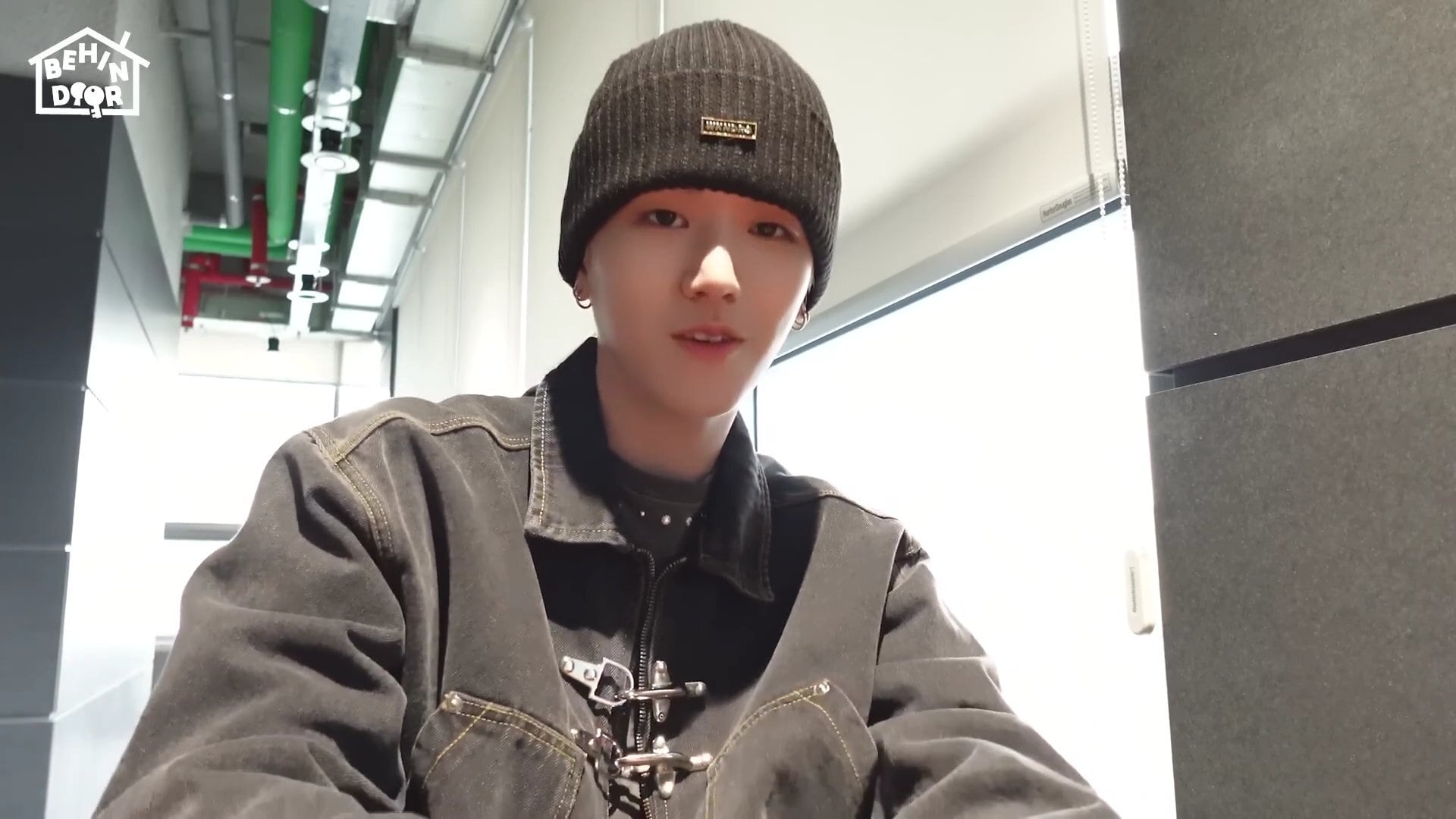 ☆BOYNEXTDOOR リウ 着用!!【WKNDRS】PIN LOGO BEANIE ☆BOYNEXTDOOR リウ 着用!!【WKNDRS】PIN LOGO BEANIE