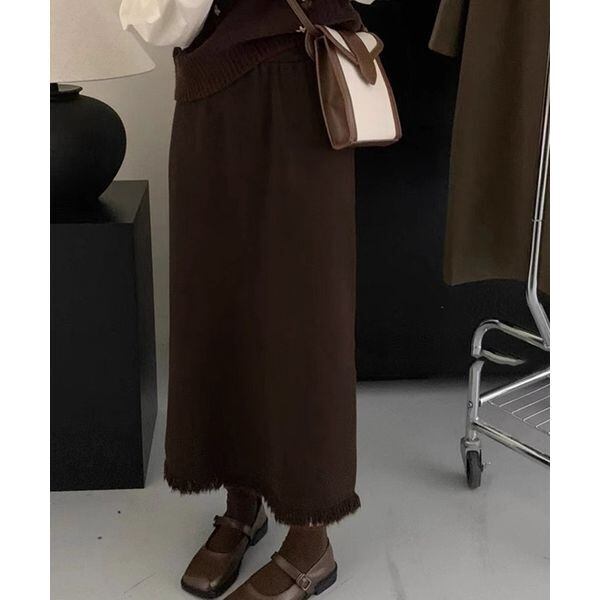 ダークブラウン