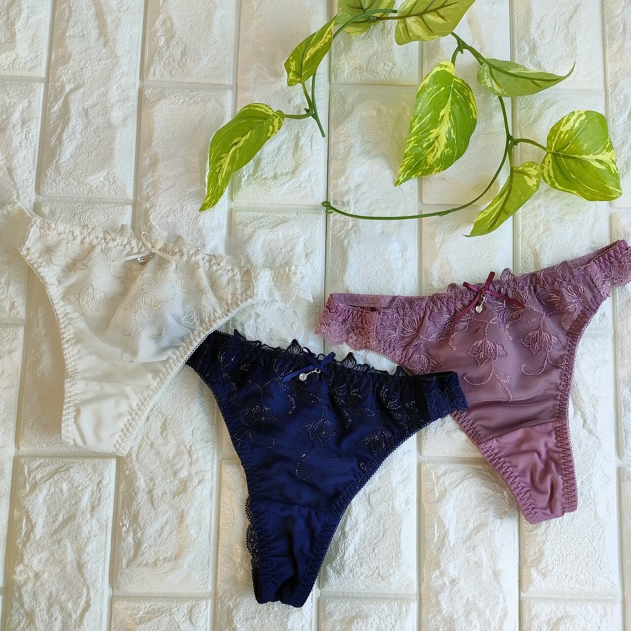 フラワーアップリケTショーツ