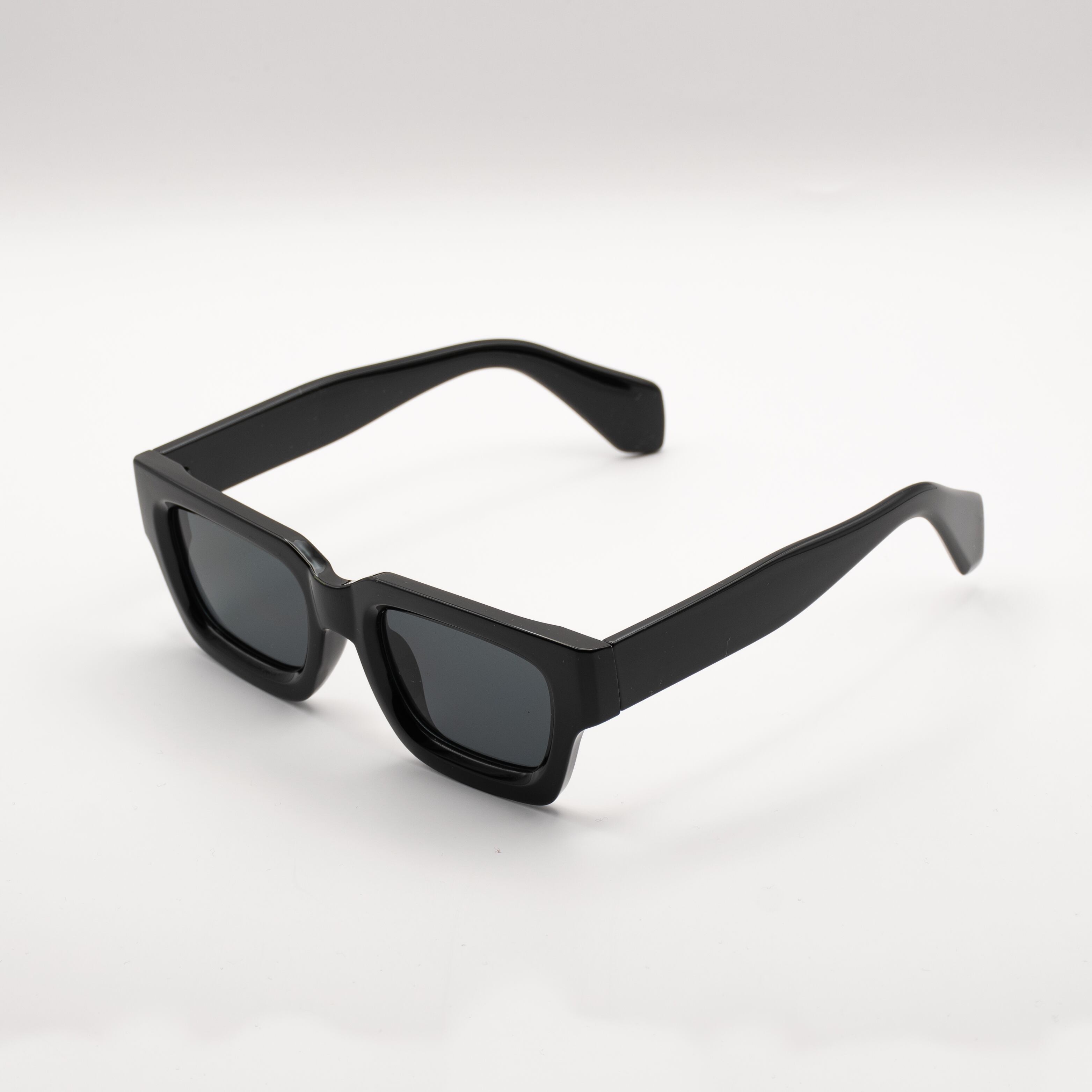 ブラック×ブラックレンズ