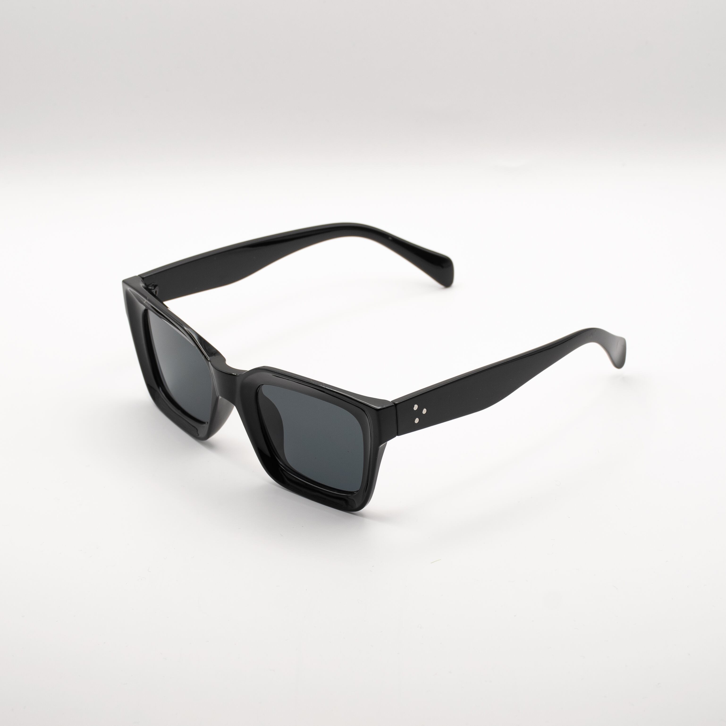 ブラック×ブラックレンズ