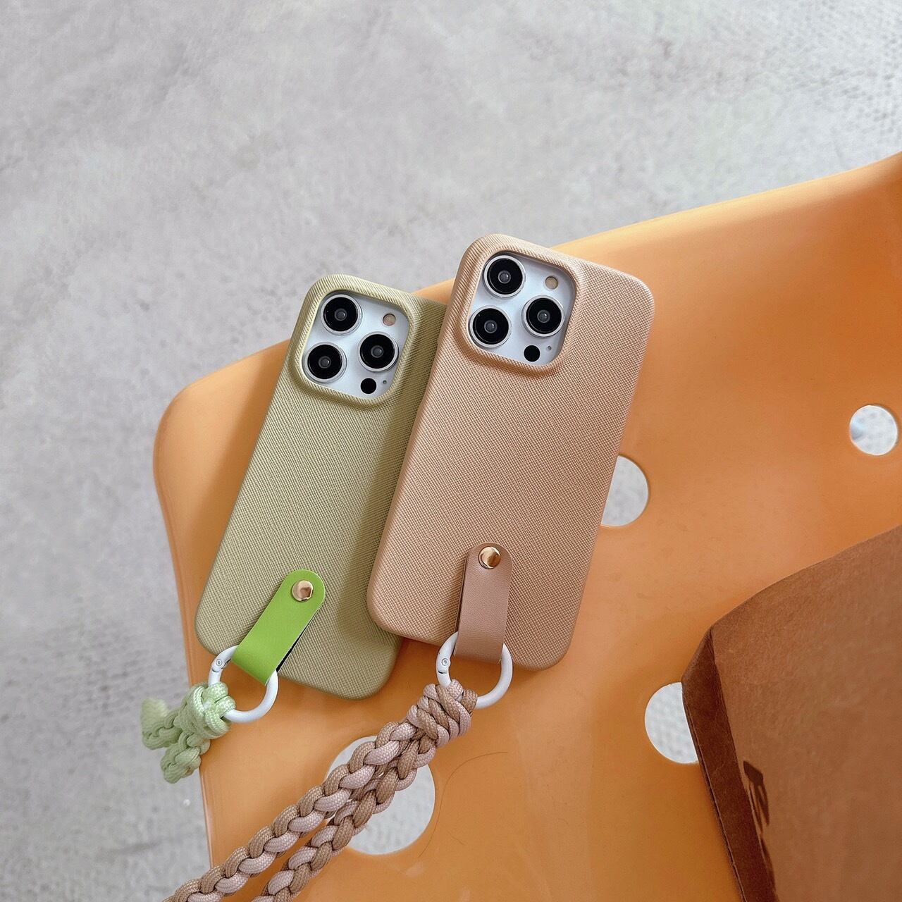 編み物風ハンドストラップ