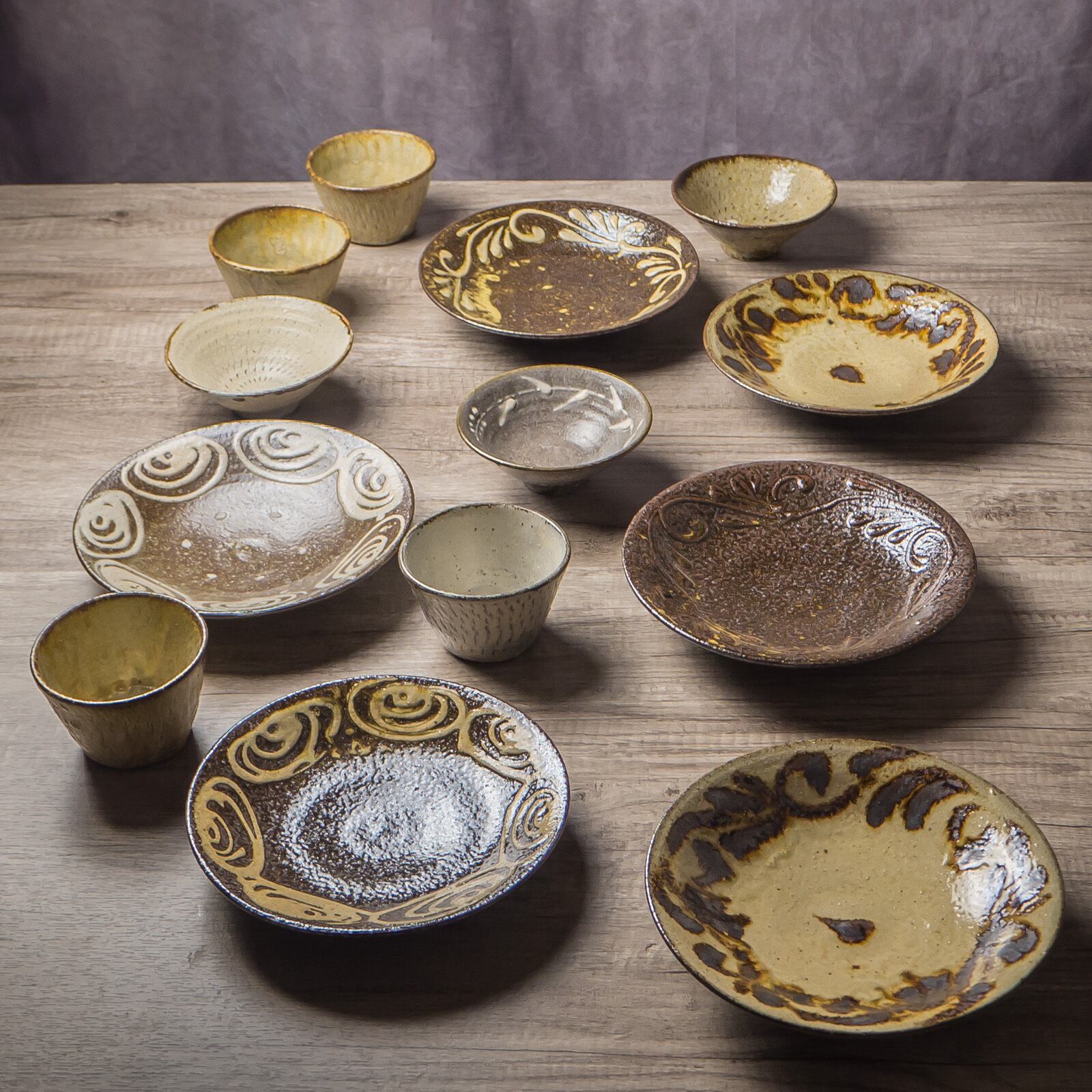 4寸飯茶碗 茶地に白ドット柄（小鉢・盃）／西川真衣 | 手作りの