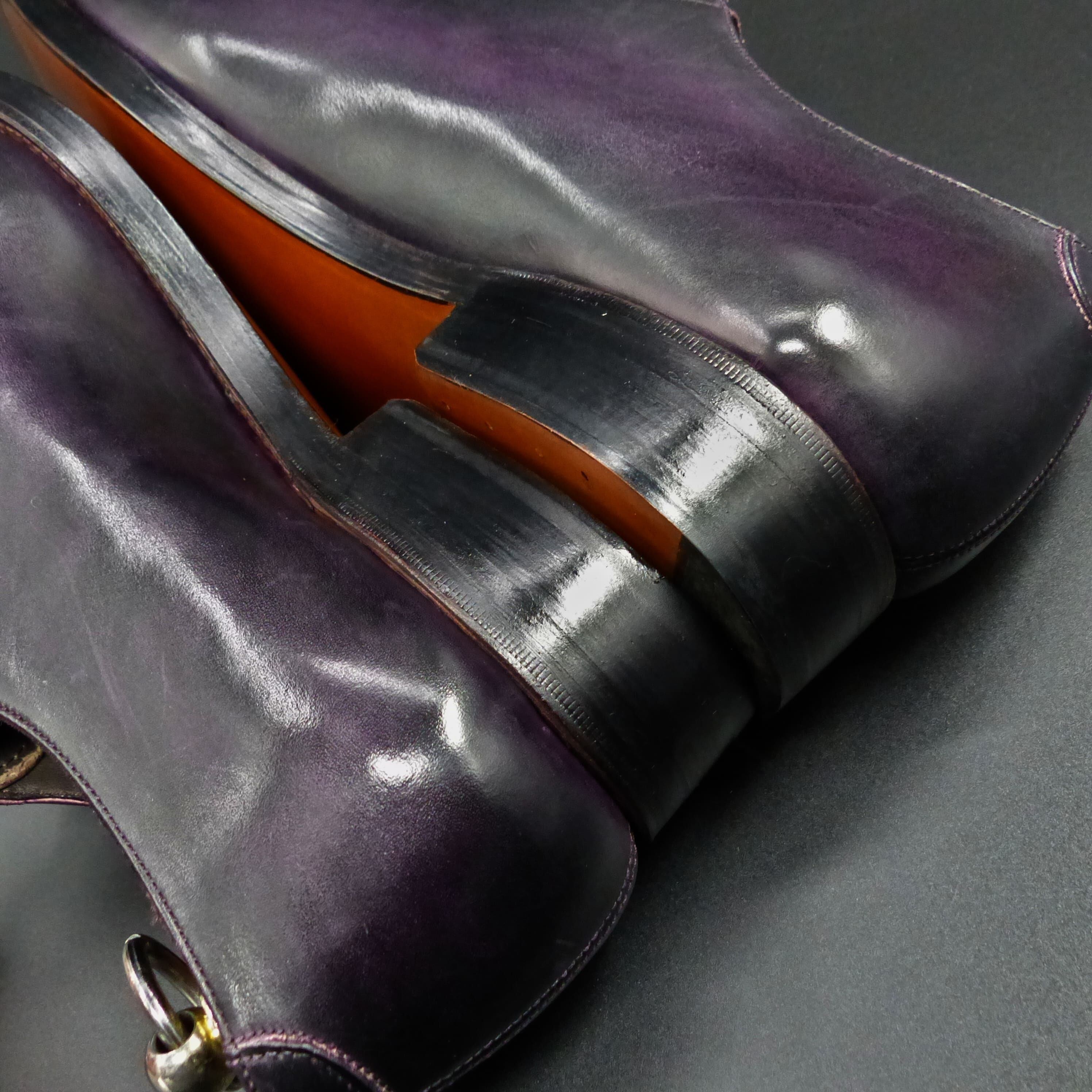 ヒールはレザー積み上げ