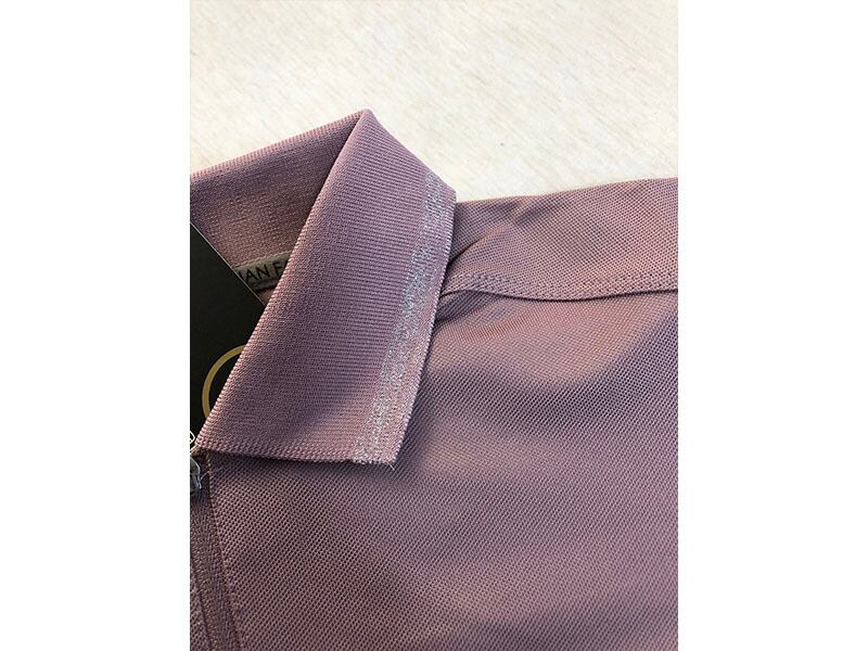 襟と袖口にラメ入りで、オシャレ度さらに⤴️