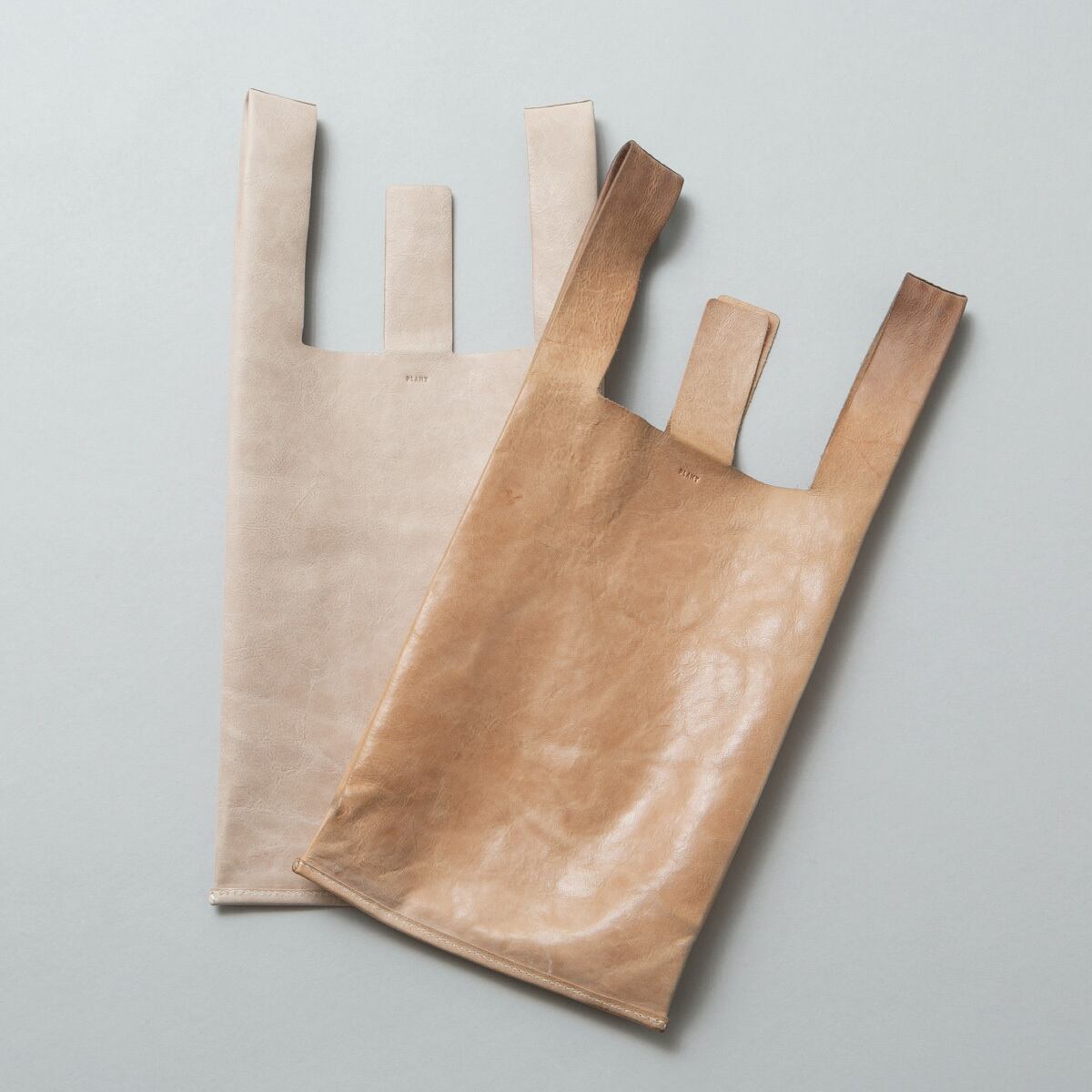 全体的に柔らかく、使用時にはくったりとしたシワ感のある風合いに変化しています