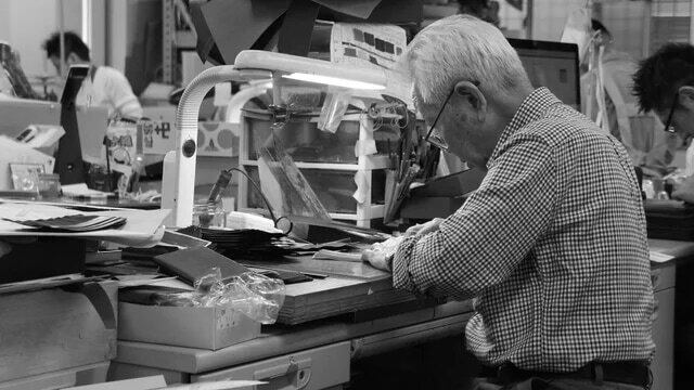 こだわりの職人が手掛けるレザーミニ財布