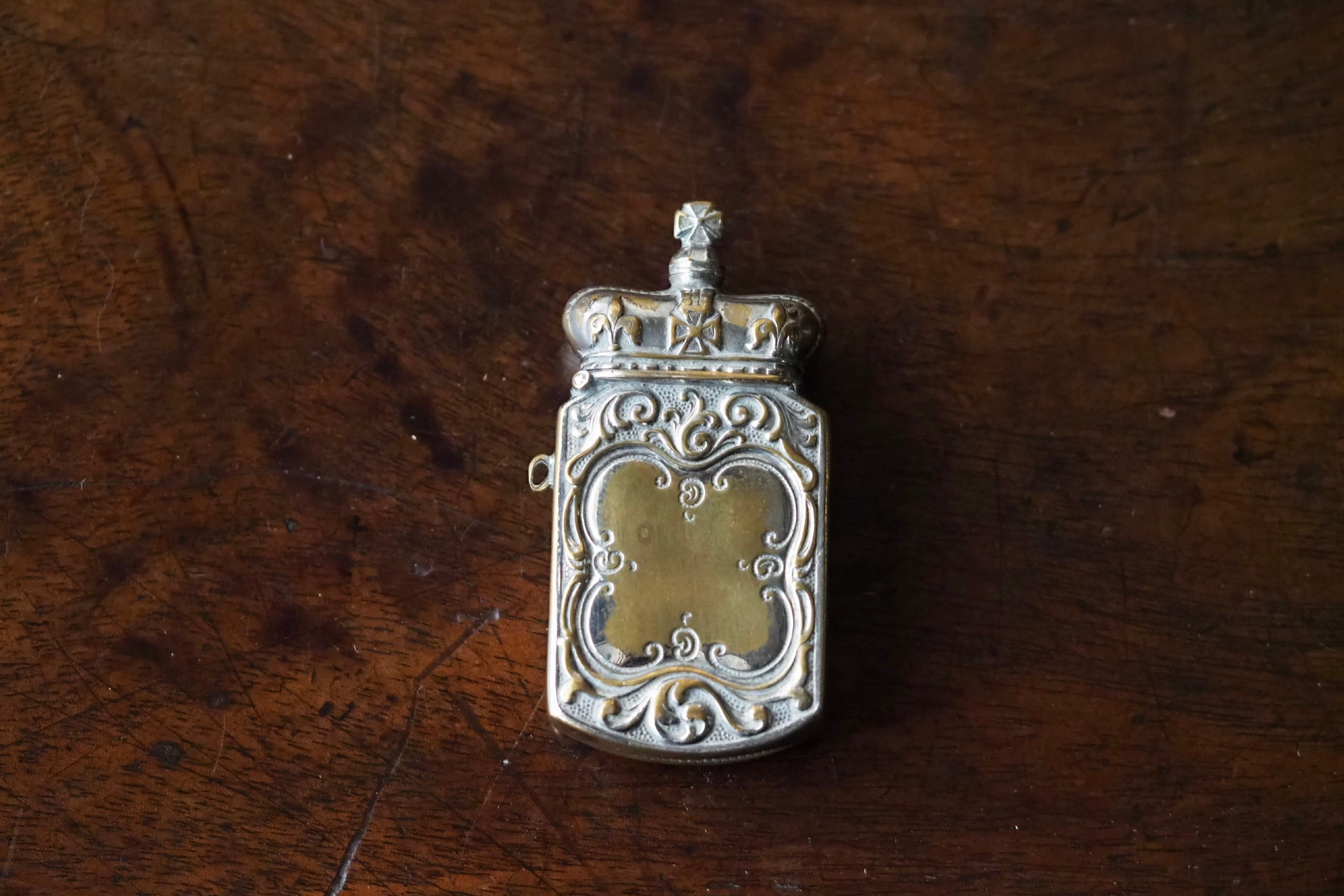 王冠のマッチケース-antique match case | アンティーク.ヴィンテージ 王冠のマッチケース-antique match case | アンティーク.ヴィンテージ