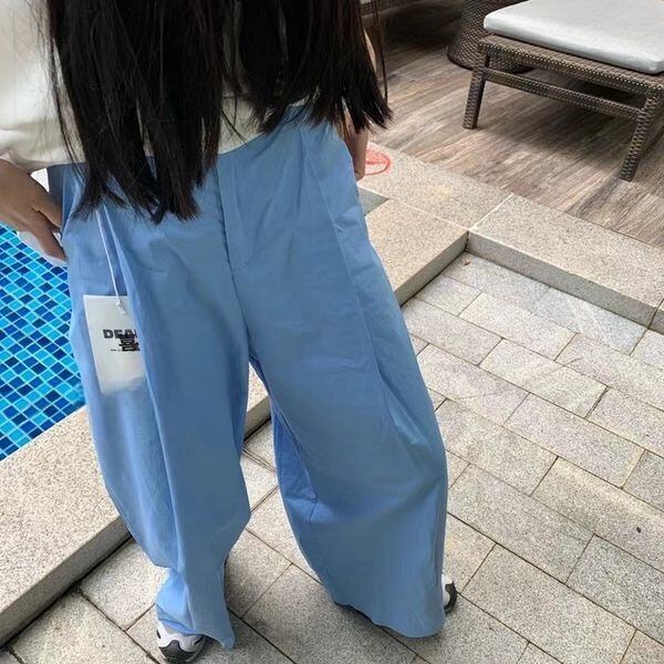 ブルー