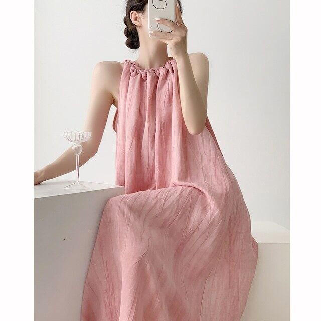 2.ホルターネックバックリボンワンピース