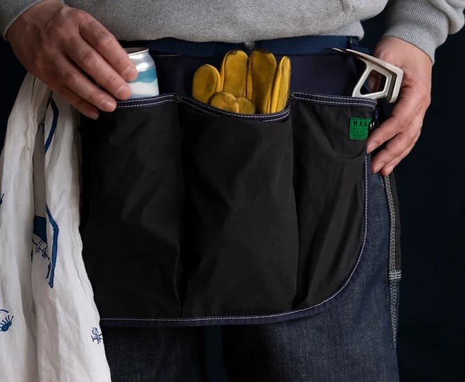 エプロンは着脱可能。サコッシュにもアレンジできます！