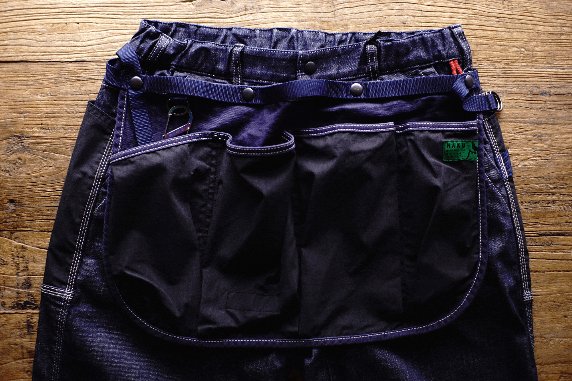 エプロンは着脱可能。サコッシュにもアレンジできます！