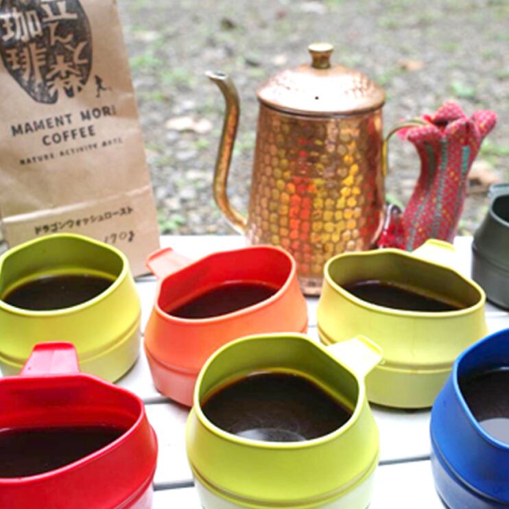 散策を楽しみつつ山頂に到着したら、お待ちかねの珈琲タイム。