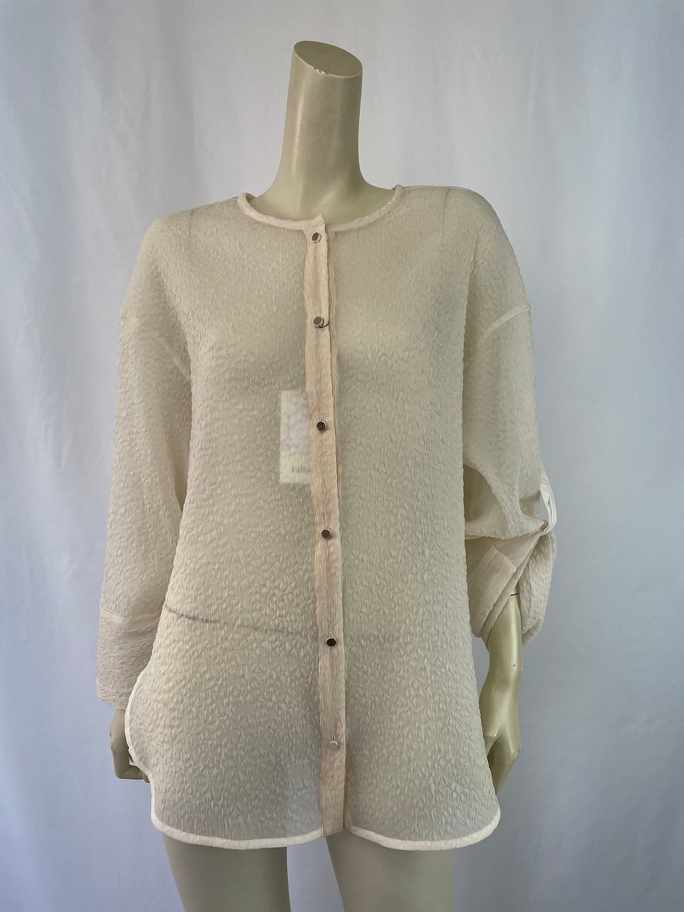 カラー：オフ系