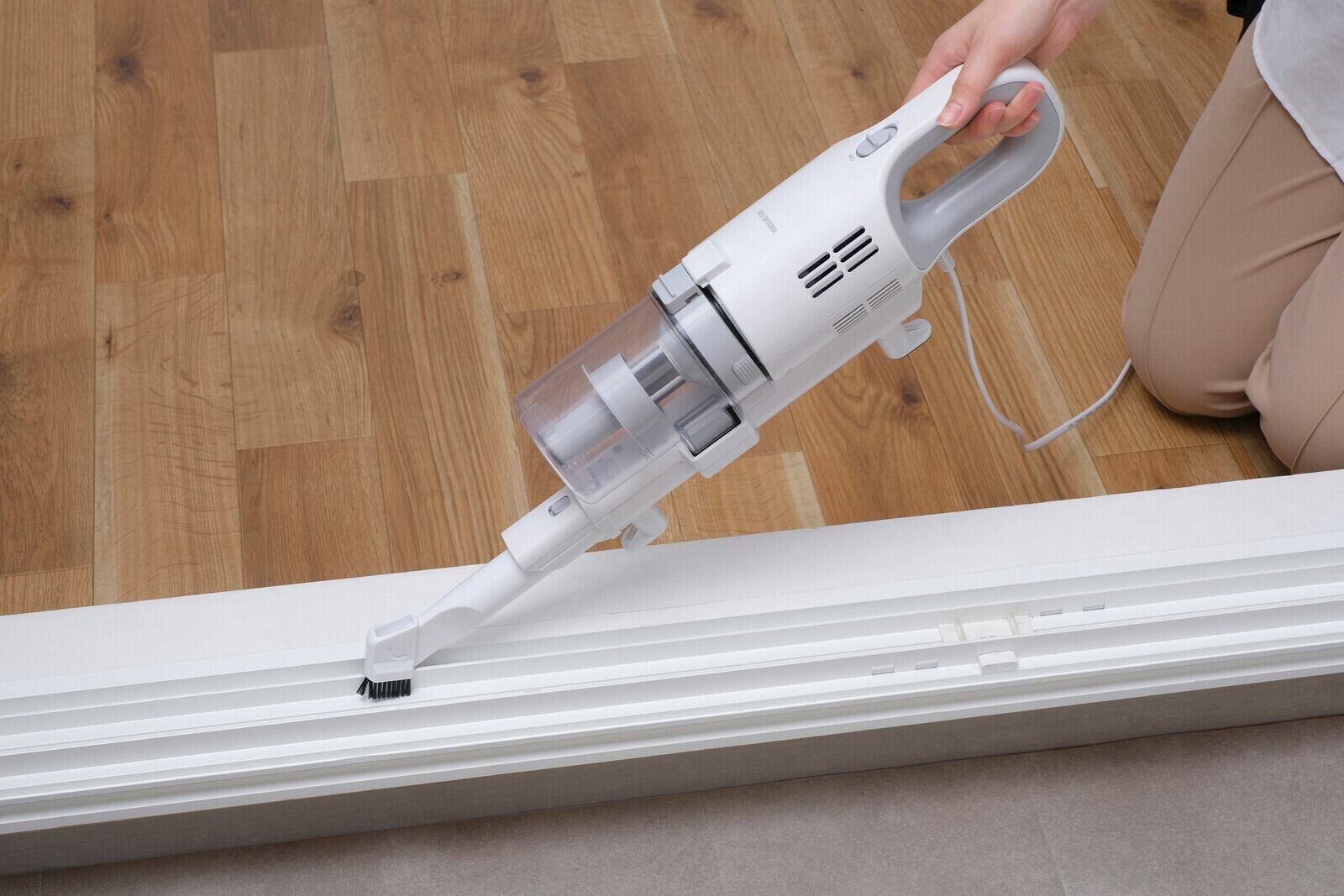 未使用 新品 アイリスオーヤマ コードレス サイクロン 掃除機 車内掃除