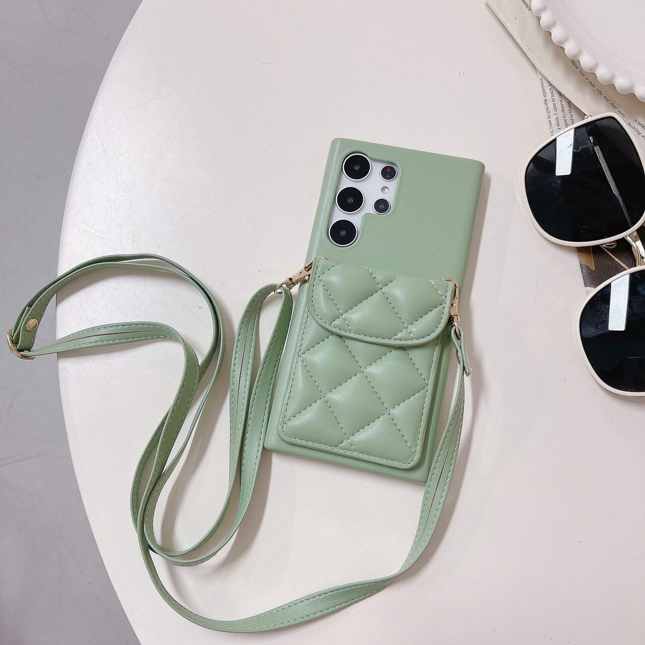 ミントグリーン