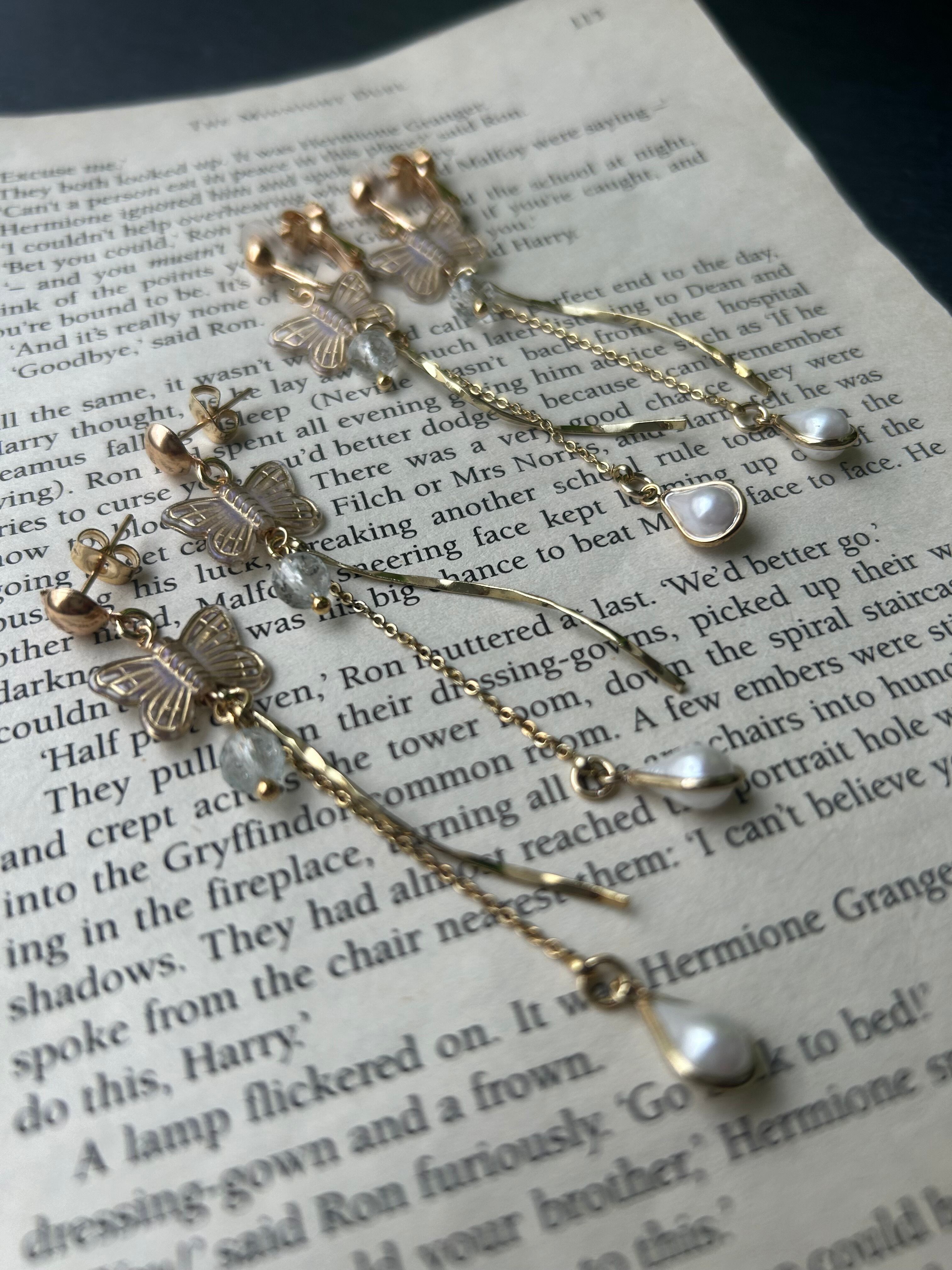 オーロラバタフライピアス