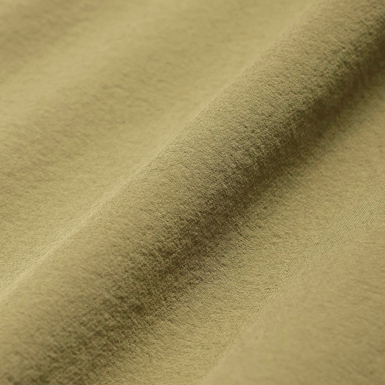 二重織の生地は汗はけの良さと、肌離れよく撥水性も◎