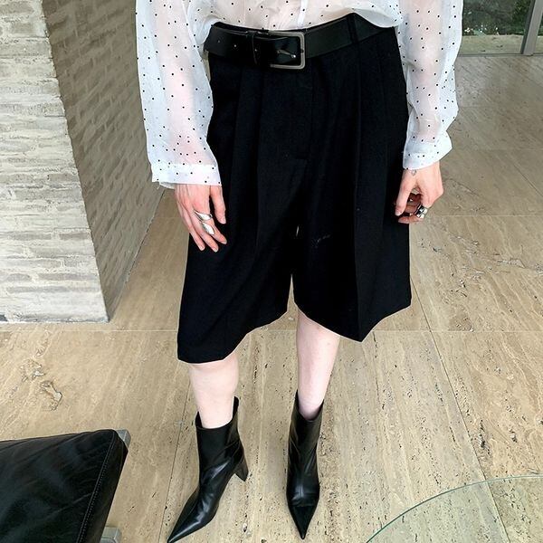 ブラック