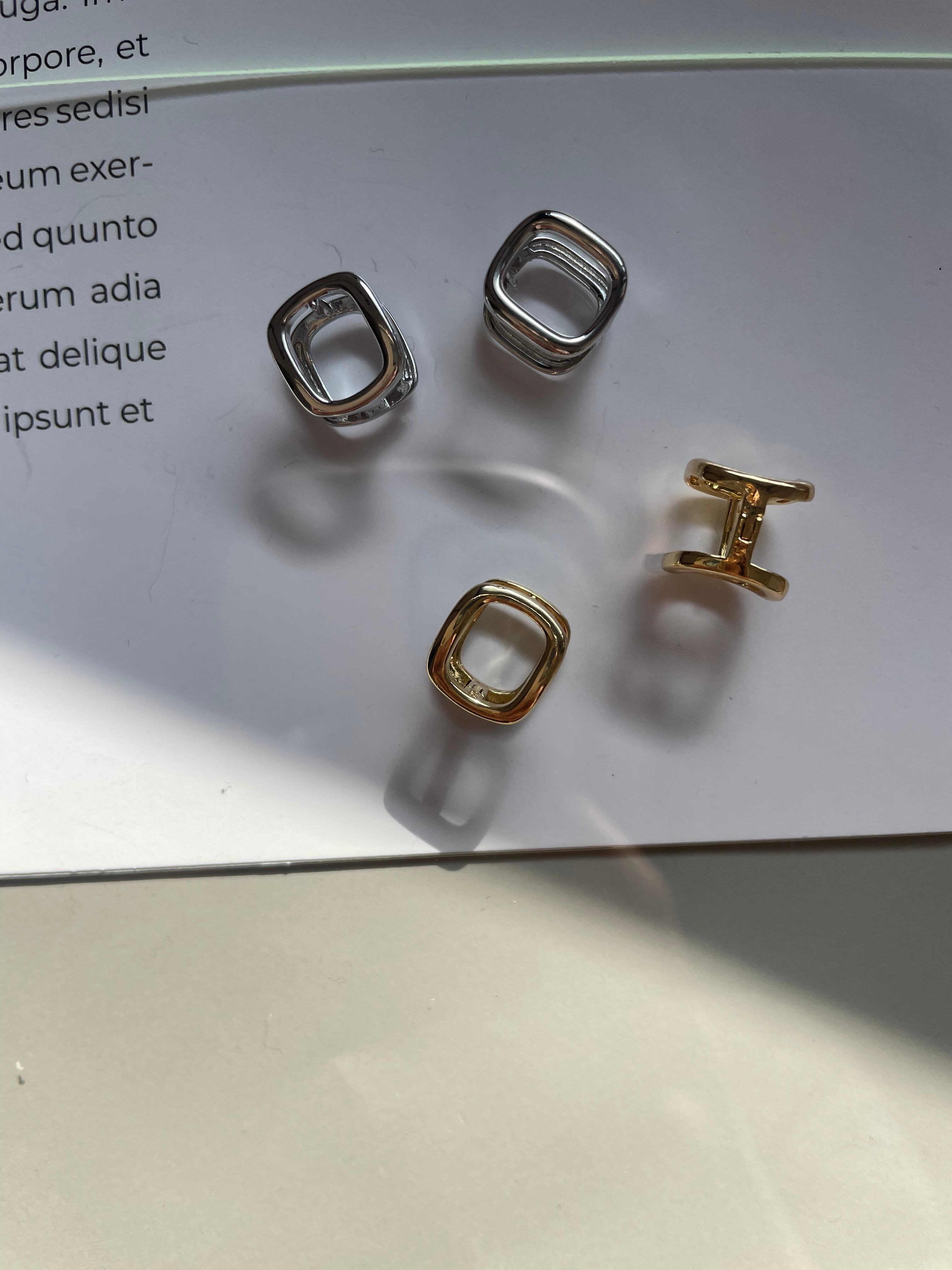 ダブリングスクエアピアス | joie