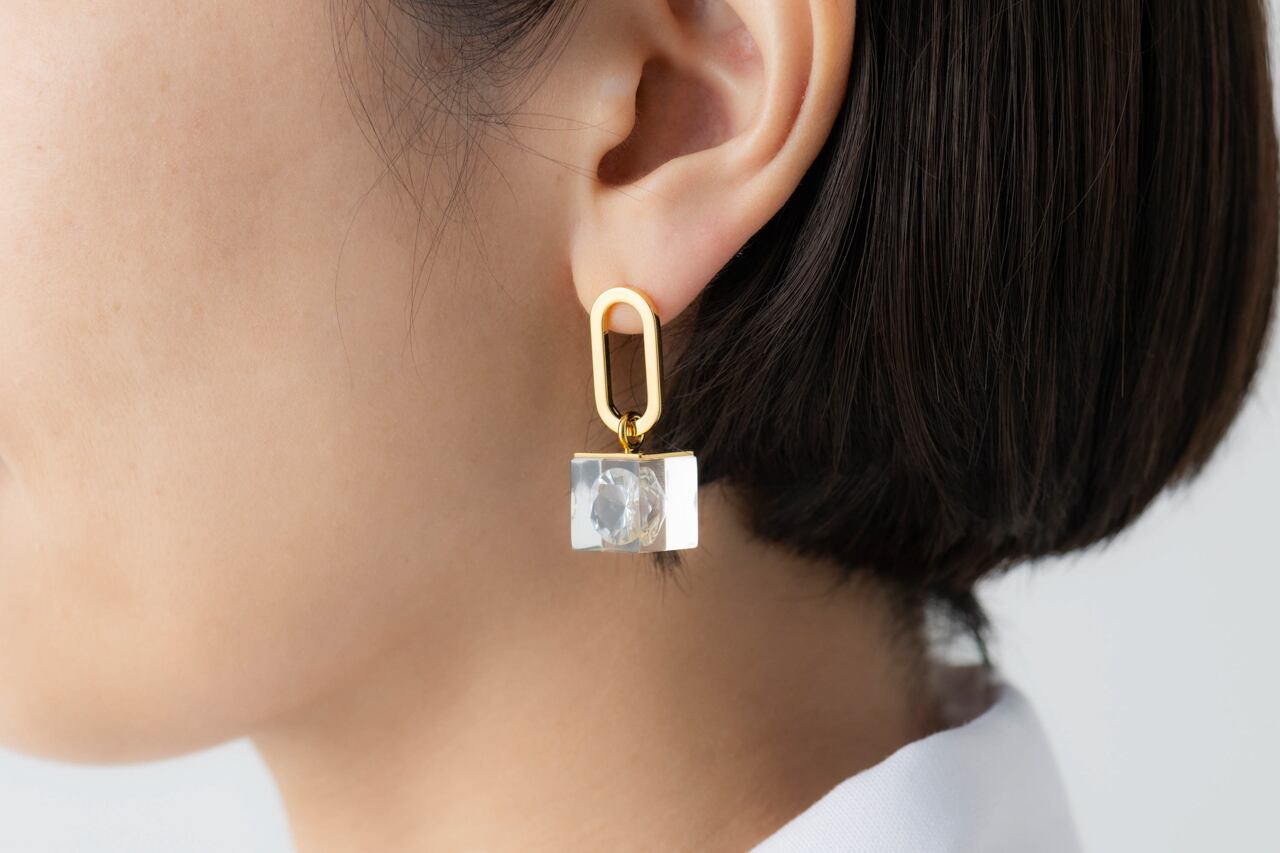 ゴールドピアス着用