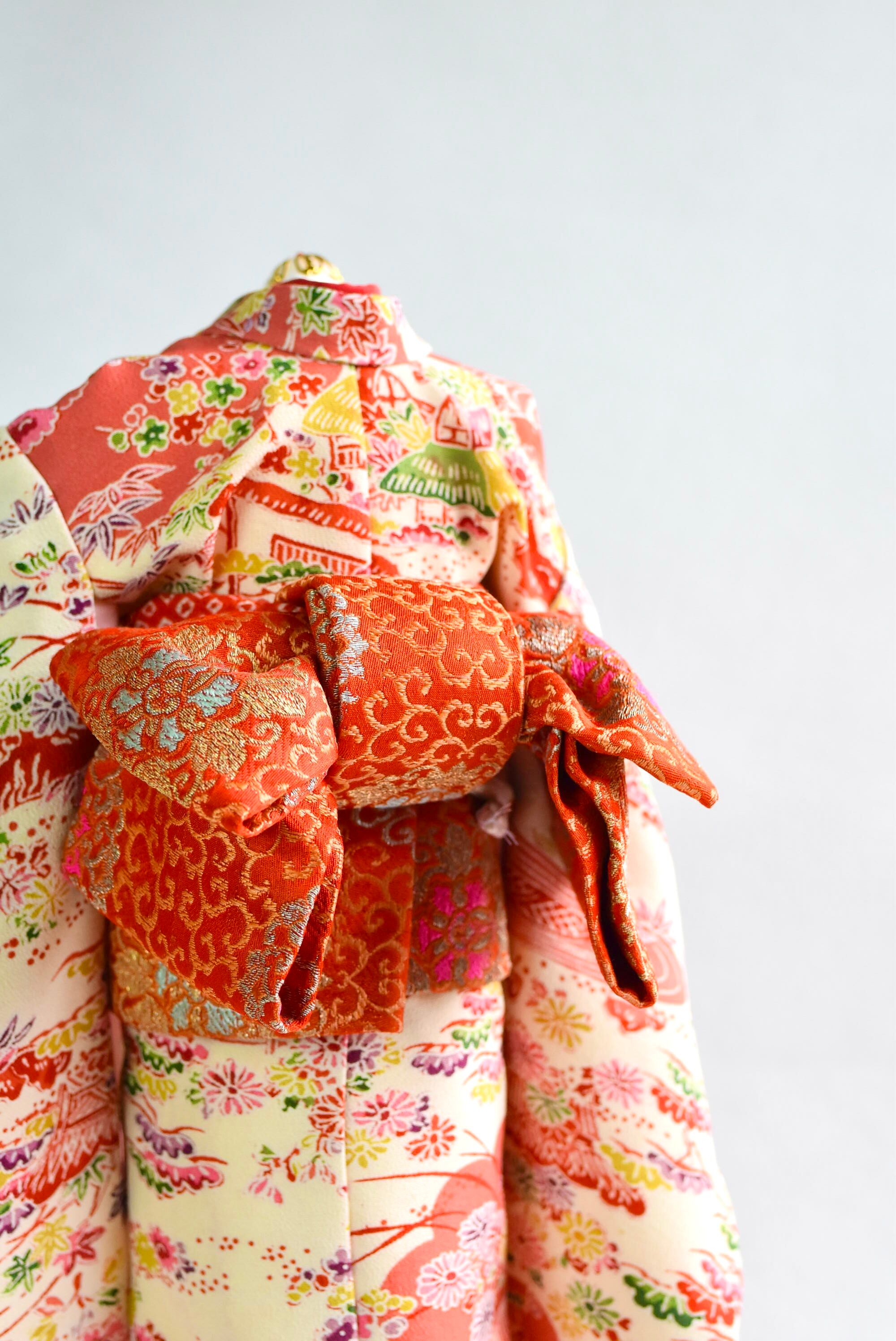 こべべ帯　＝織の名古屋帯を使用。帯幅約8cm×長さ約80cmを２枚拵え、二部式の帯に。