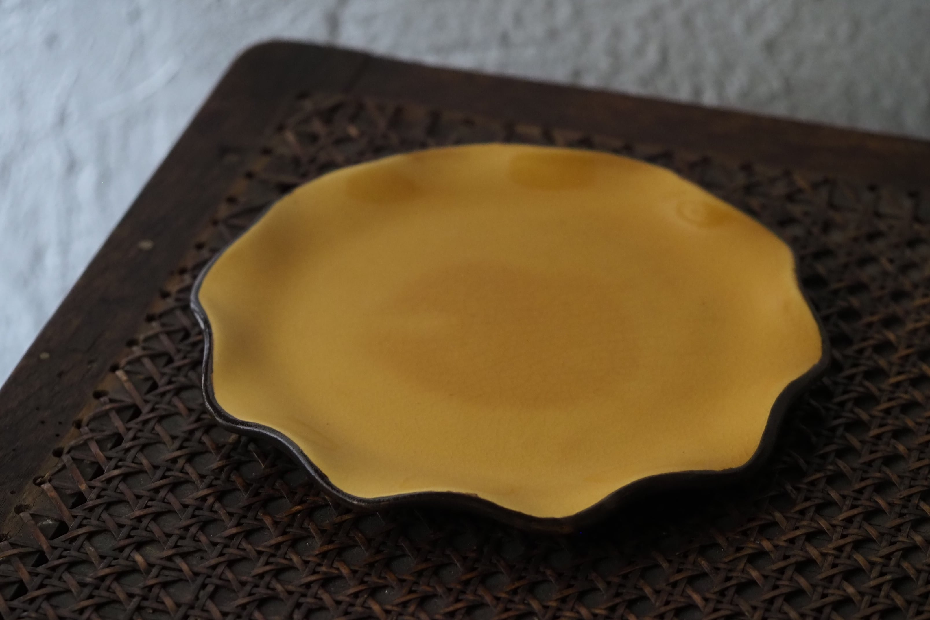 黄土色のデザート皿-vintage pottery plate | アンティーク