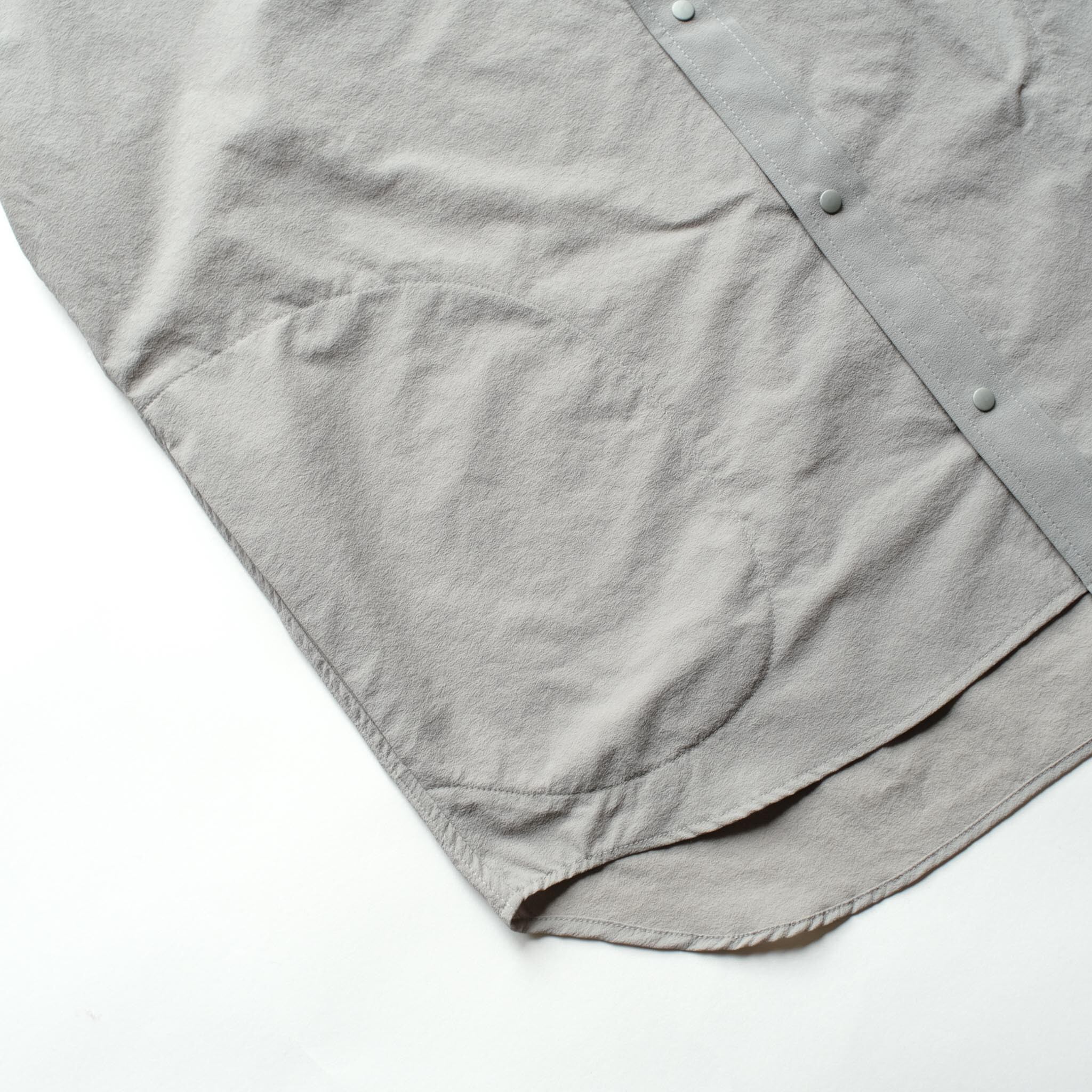 丸く形取られたファニーなハンドポケット