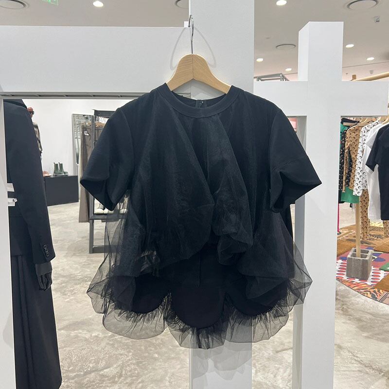 ブラック