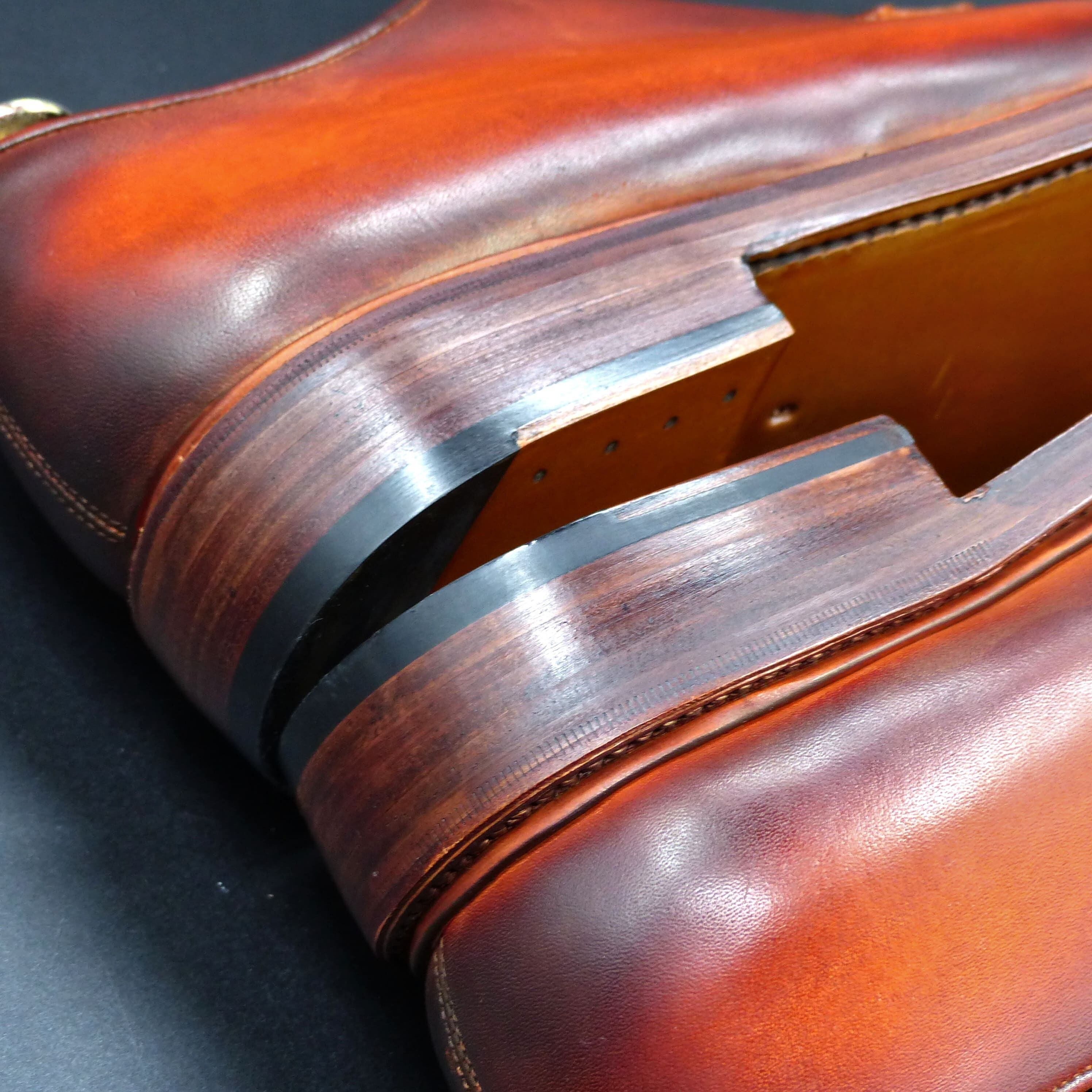 ヒールもレザー積み上げ