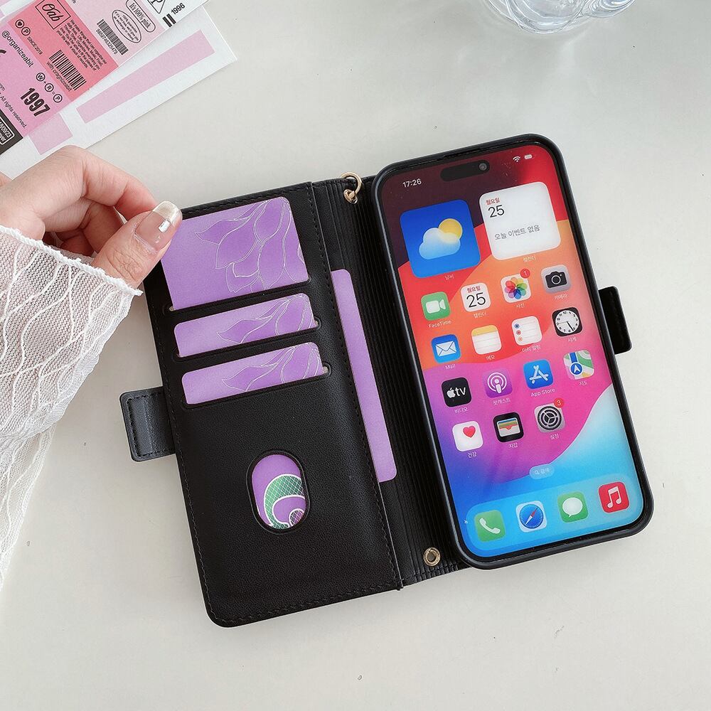 カード収納スロット完備