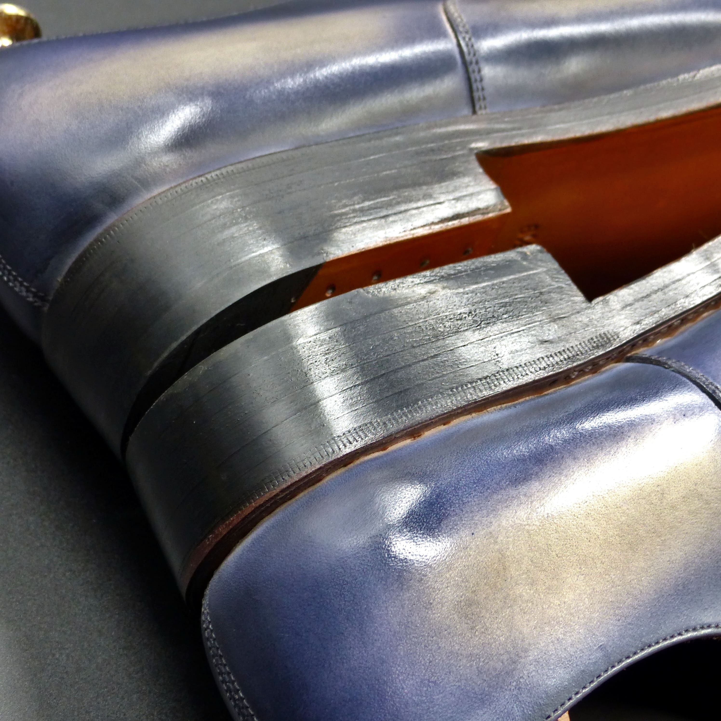 ヒールもレザー積み上げ