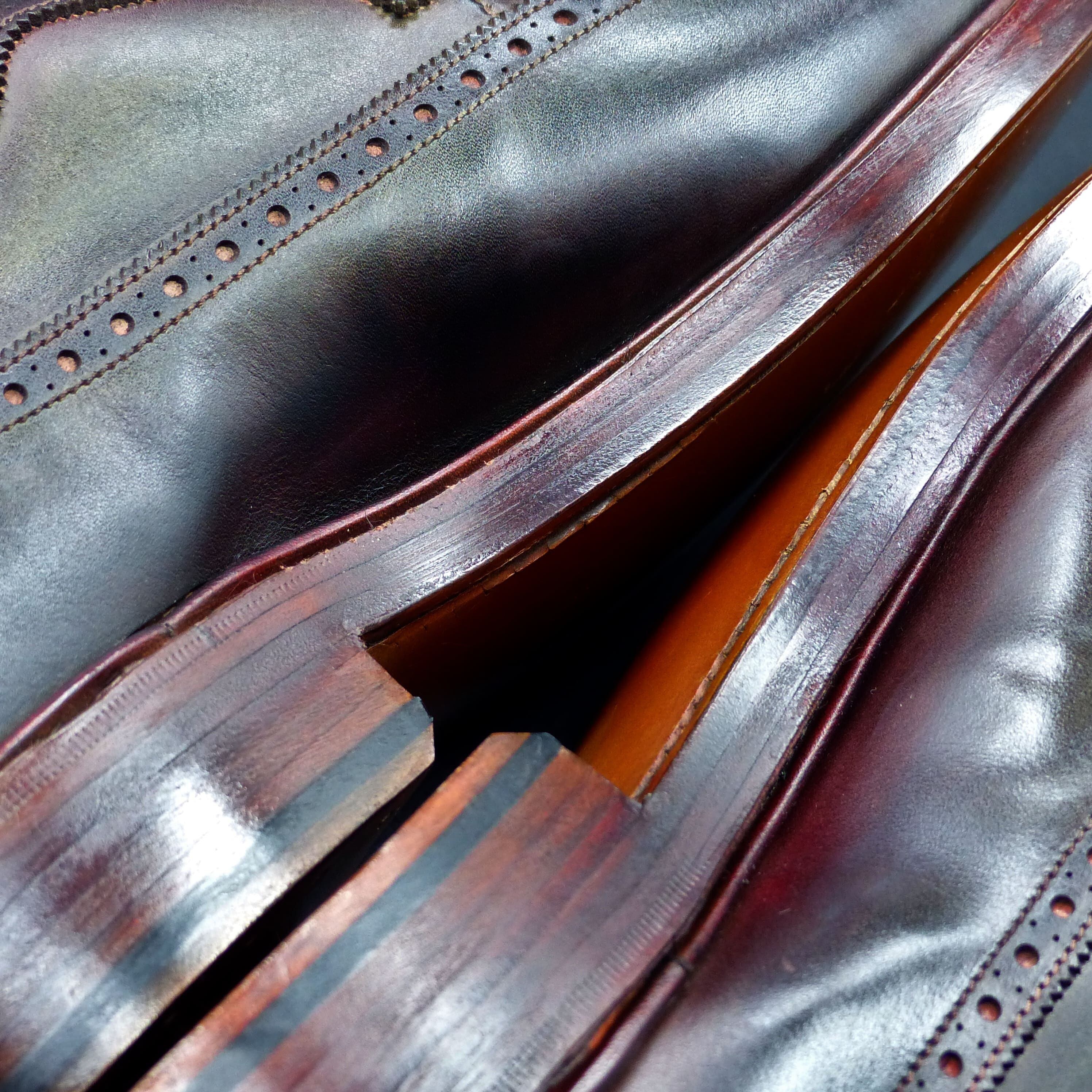 ヒールもレザー積み上げ