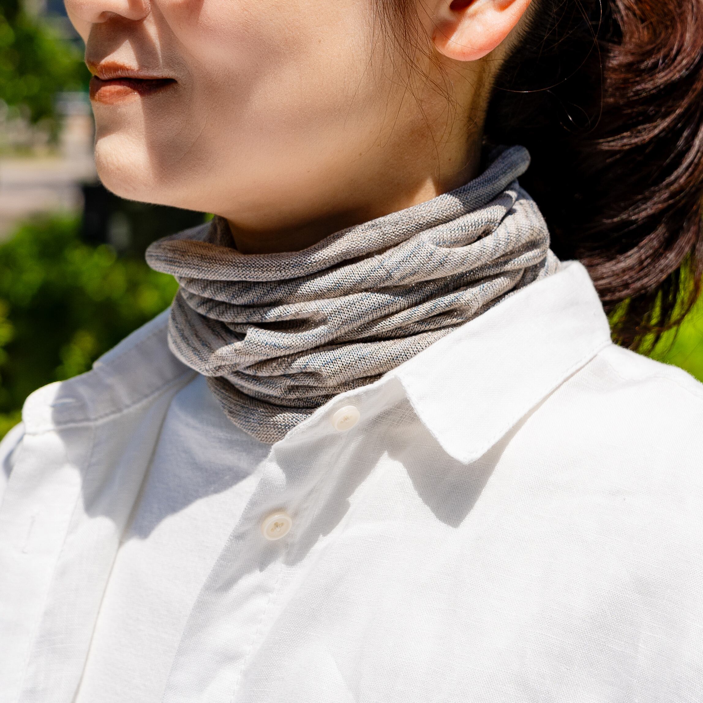 シャツと合わせても