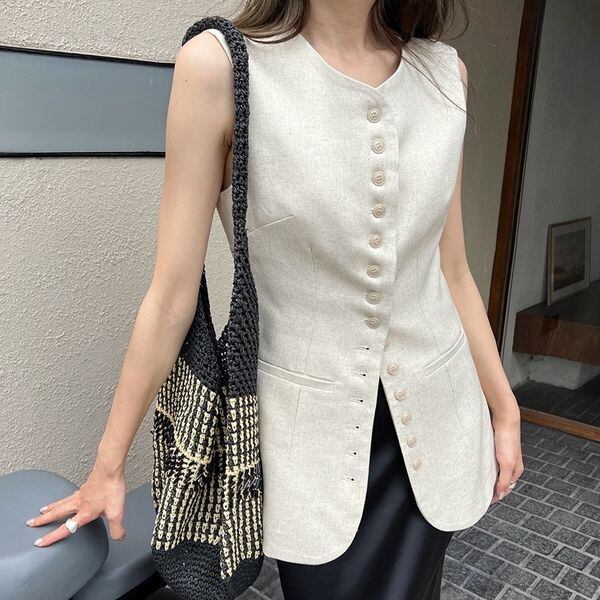 ベージュ
