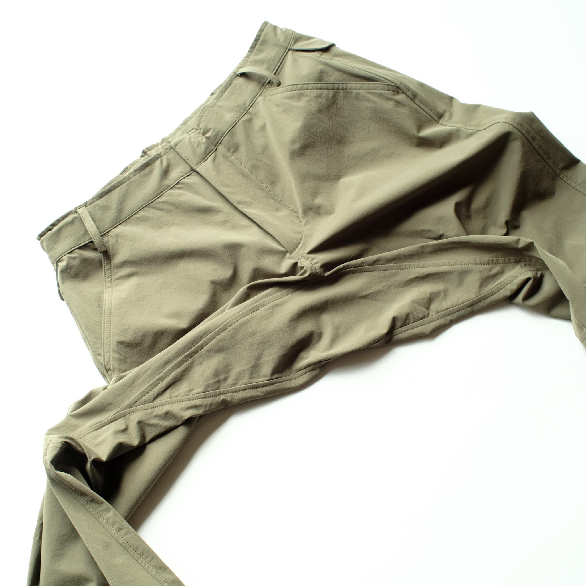 動きを妨げない股下のガゼットクロッチ