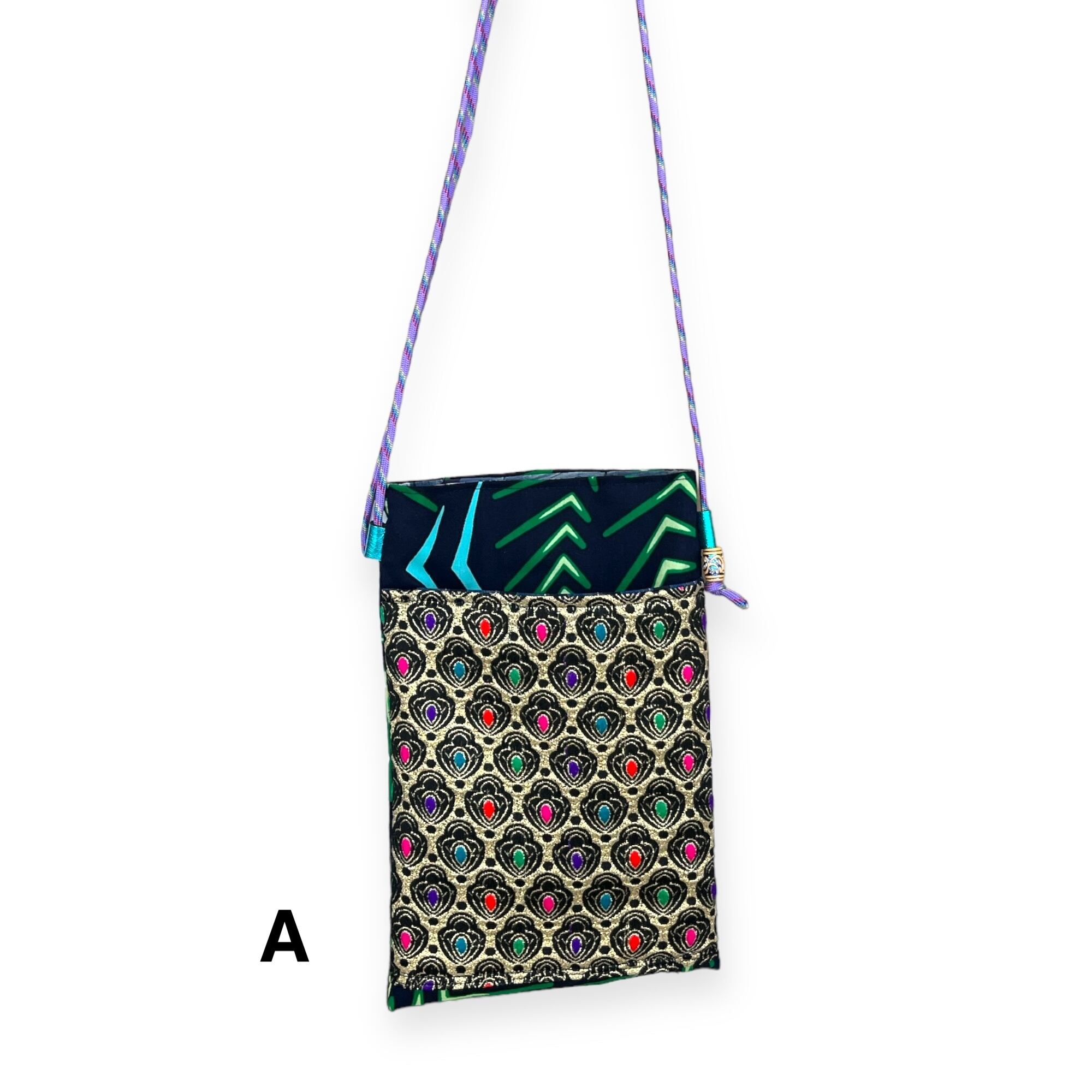 （本体）約H24×W17センチ　（外ポケット）約H18×W17センチ