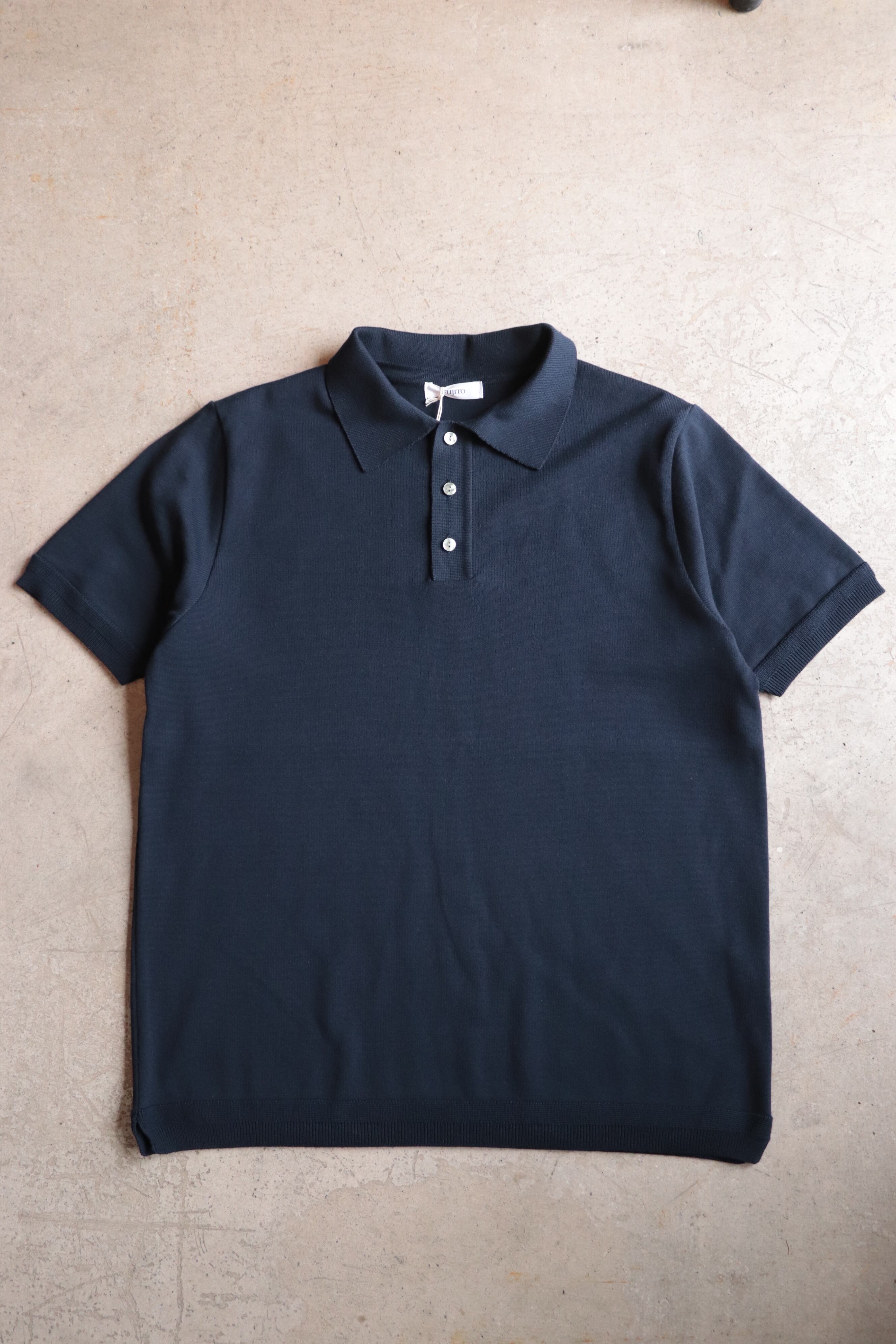 ダークネイビー